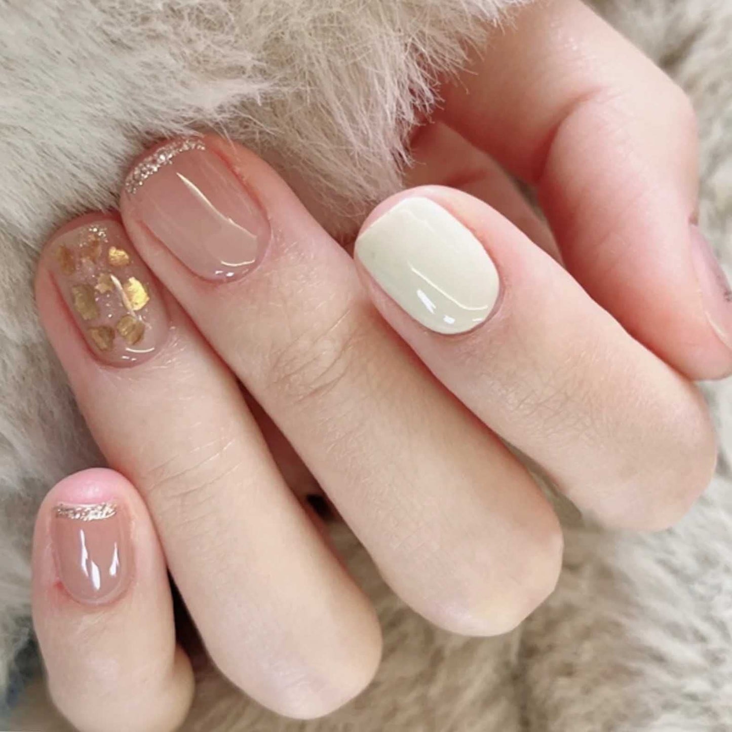 Hkanlre Short Press on Nails Square French Fake Nails Bling Acrylic Nude False Nails for Women and Girls 24PCS