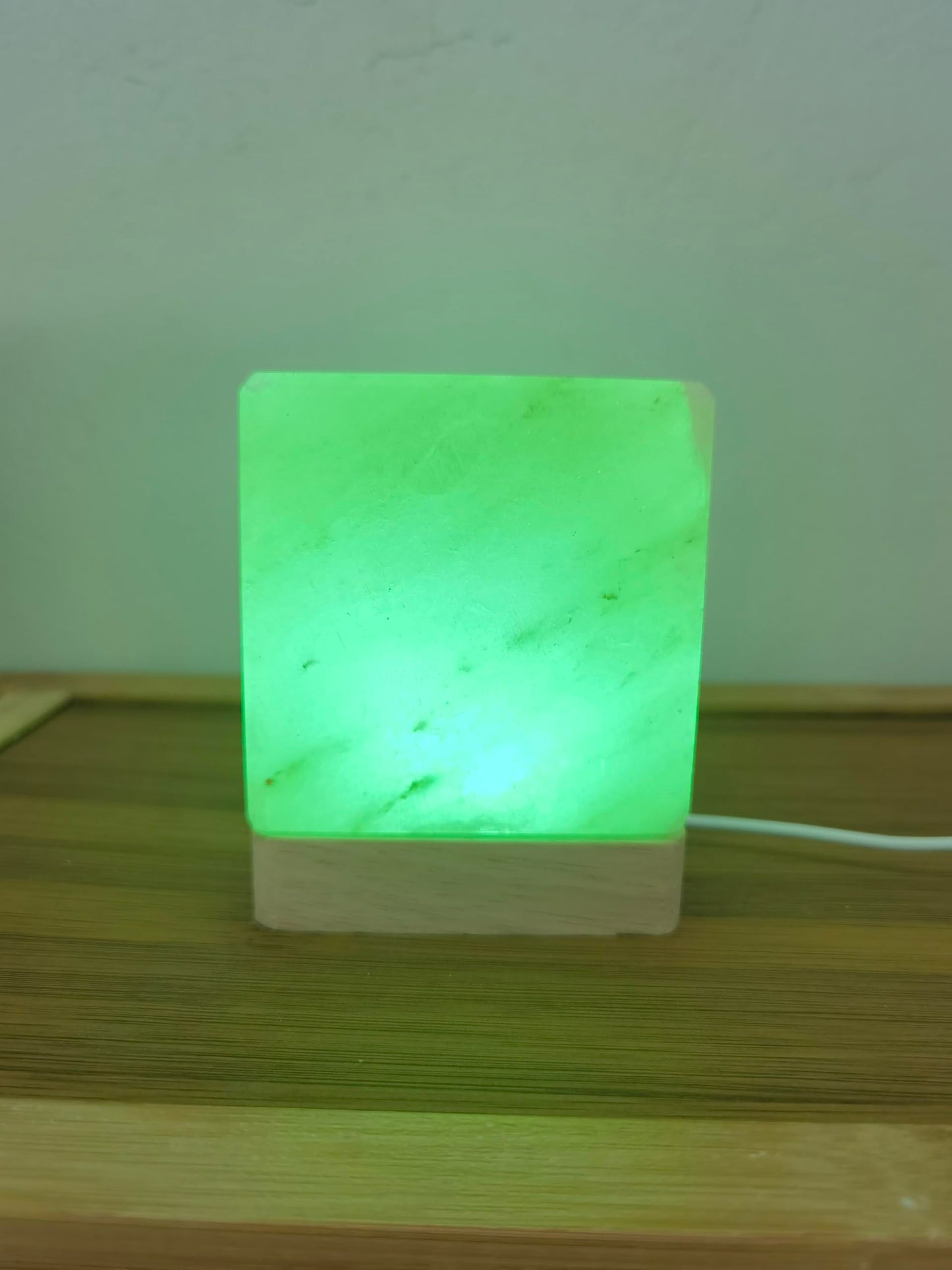 YZYOE USB Colour Gradient Himalayan Salt lamp, Solid Wood Base Atmosphere Decoration Square Salt lamp with Remote Control, Natural Crystal Stone Bedside Night Light, Handmade Crafts.