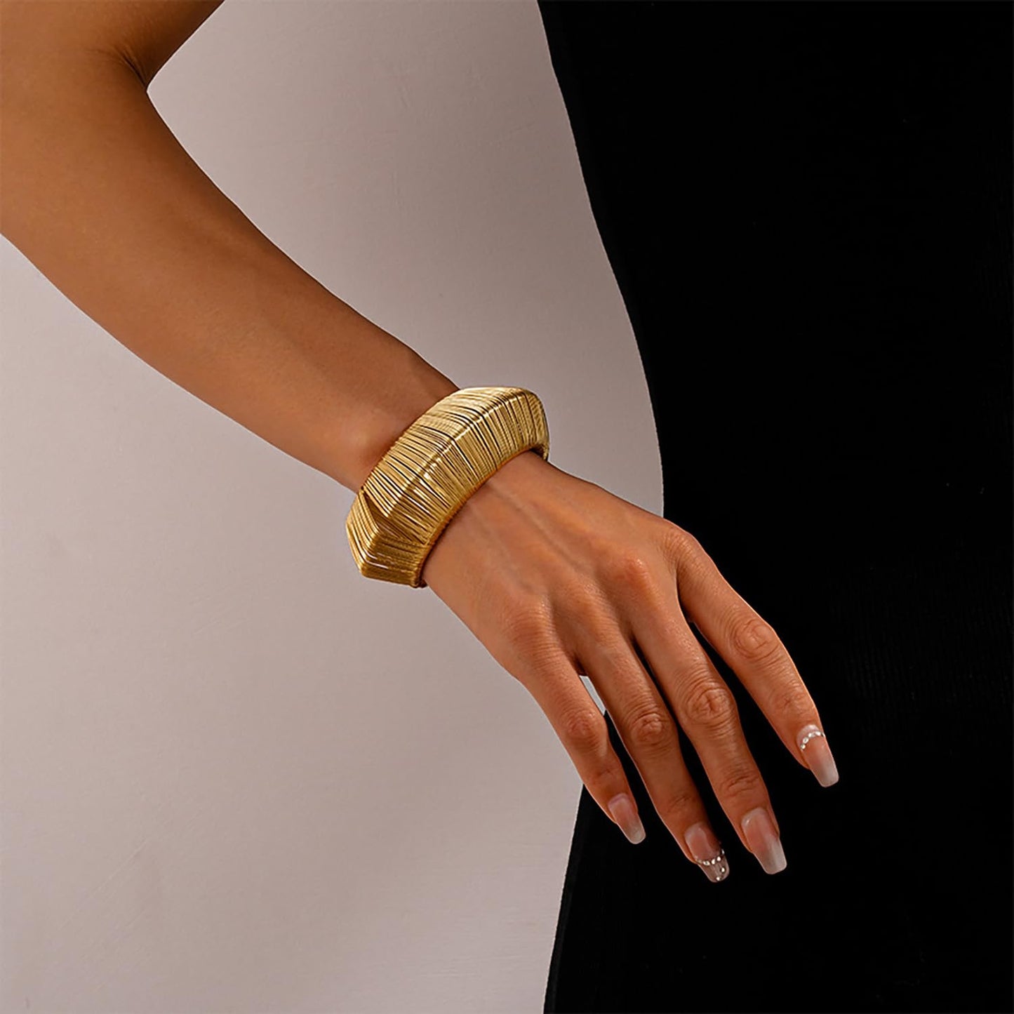 MOEEIJEW Chunky Gold Bangle Bracelets for Women Cuffs Bracelets Wide Hammered Bangle Statement Jewelry (Gold A)