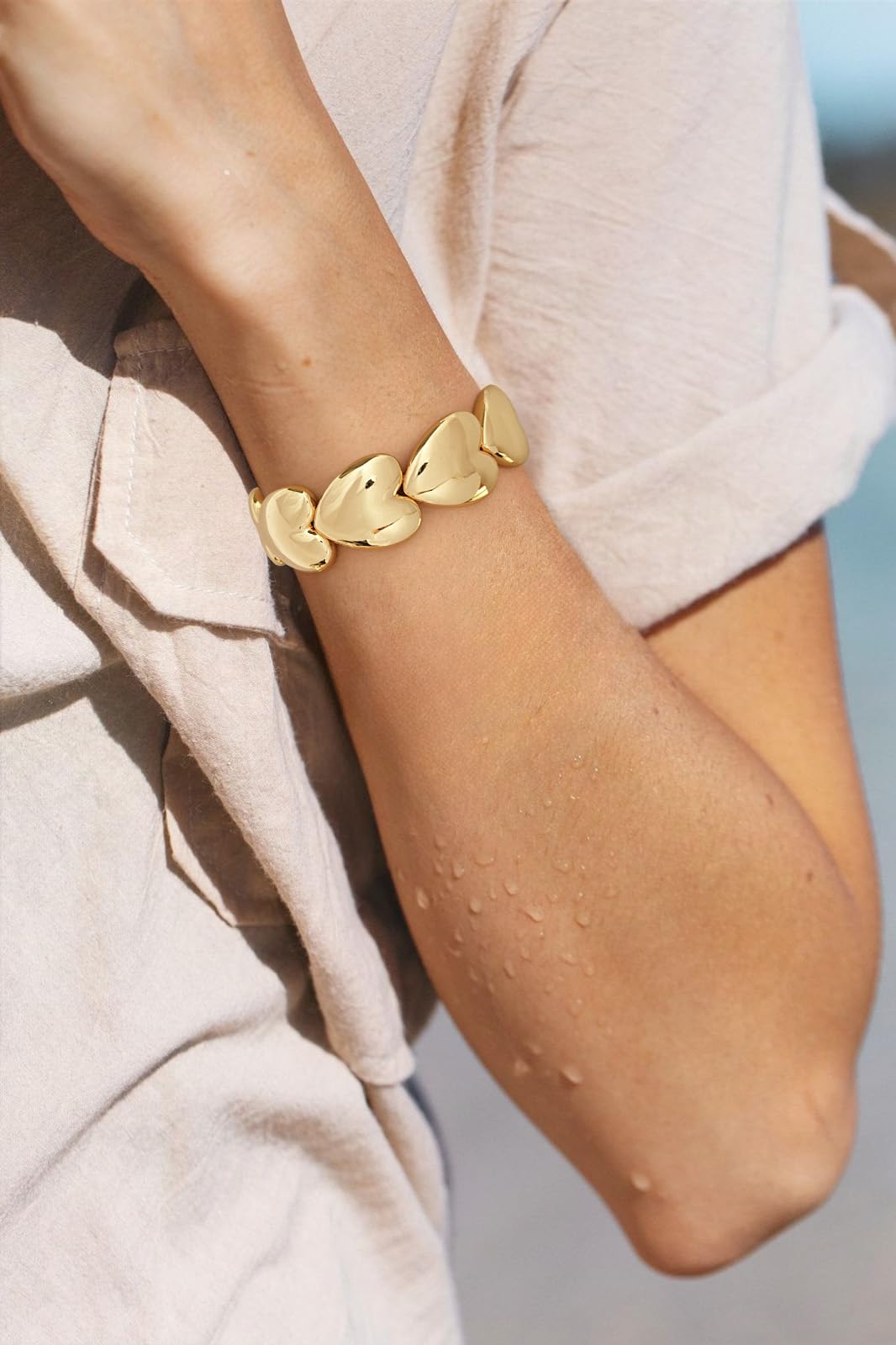 WOWORAMA Gold Heart Bangle Bracelet for Women Love Heart Stretch Bangles Thick Chunky Heart Bracelet Adjustable Statement Gold Bracelet