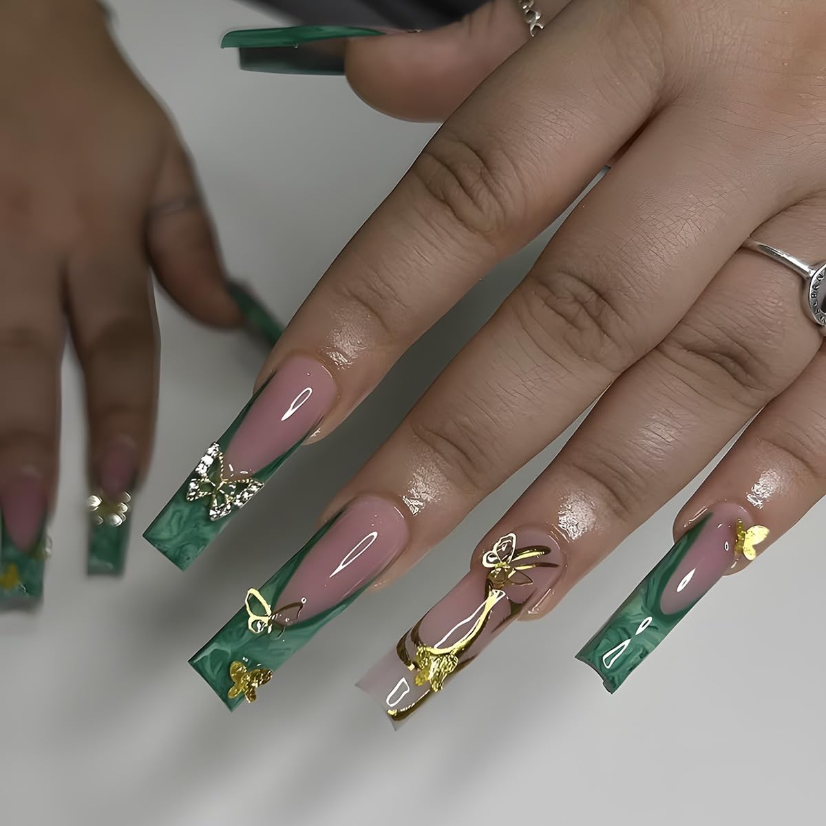 SEENEEY Almond Acrylic Full Cover Nails 24pcs Green Glossy False Nails with Butterfly Designs French Tip Press-On Nails