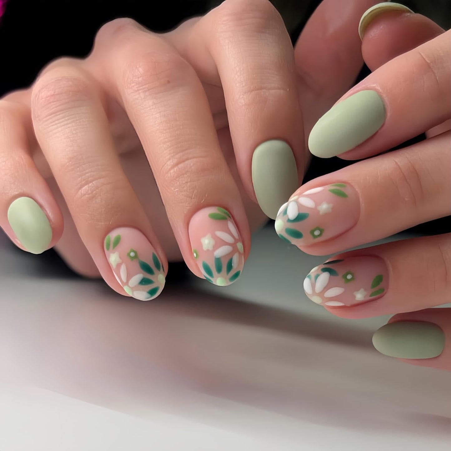 Matte Green Press on Nails Medium Oval Fake Nails Spring Nails Press ons with Cute Flower Design, Reusable Artificial Nail Full Cover Stick on Nails for Women Manicure 24Pcs