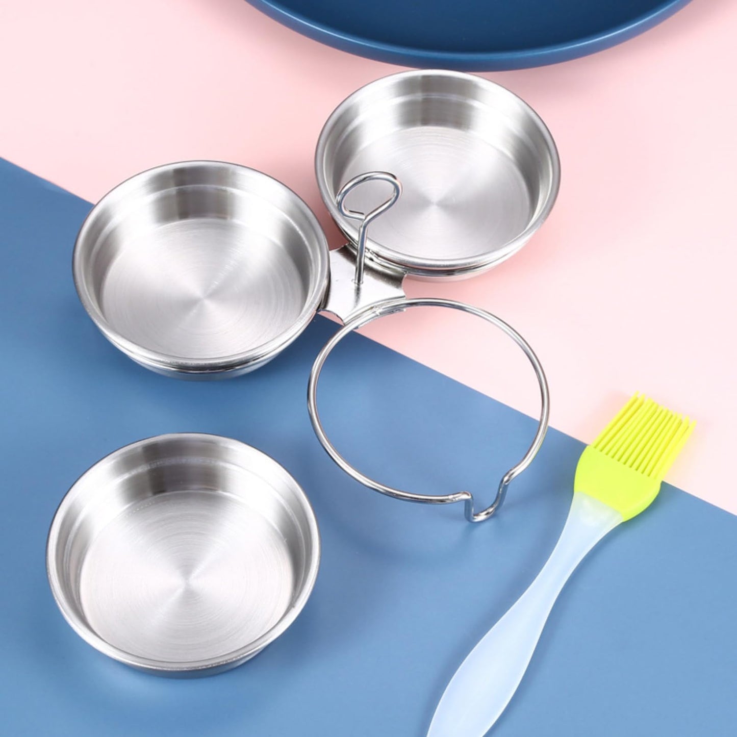 GOVNPJ Egg Poacher, 304 Stainless Steel Poached Egg Cups with Oil Brush, without Coating Egg Boiler Cup for Stovetop (Round)