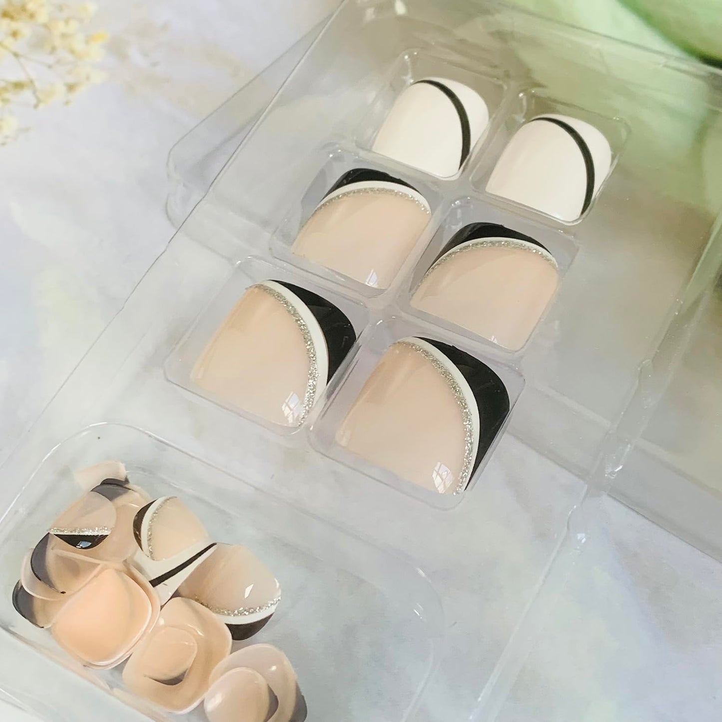 Artificial Acrylic Fake Toenails, Press on Coffin Nails with French Line Designs, Full Cover Reusable False Nails with Glue, Glue on Nails with Charm Stick on Toe Nails for Women(JP1629)