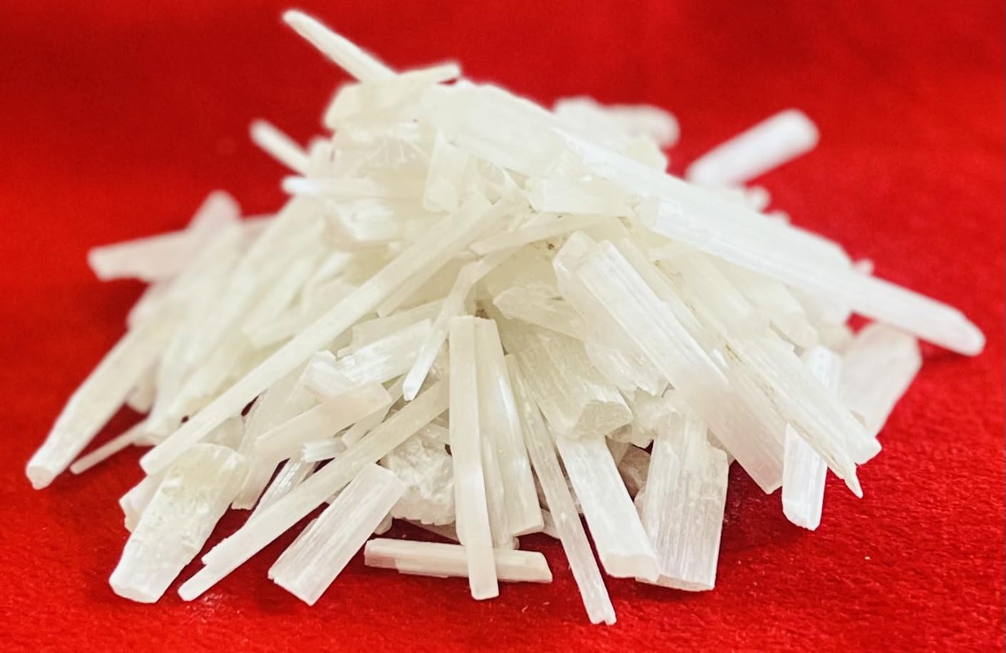 Indian Consigners Natural Crushed Polished Tumbled Gem Stone Chips, Decoration & Healing Crystals (Selenite)