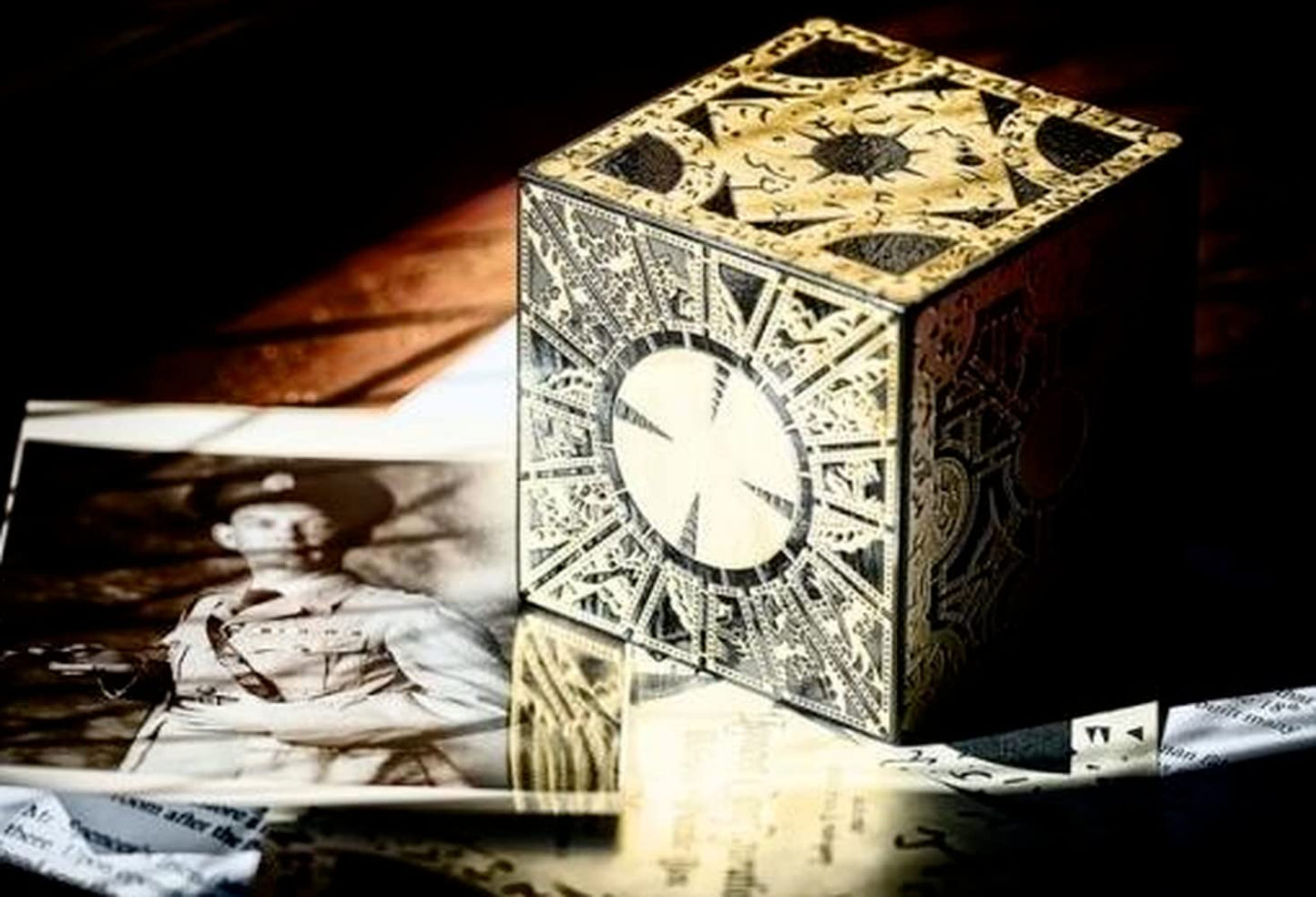 Detachable Hellraiser Puzzle Box, Cenobites Pinhead Halloween Cosplay Prop (Resin Model)