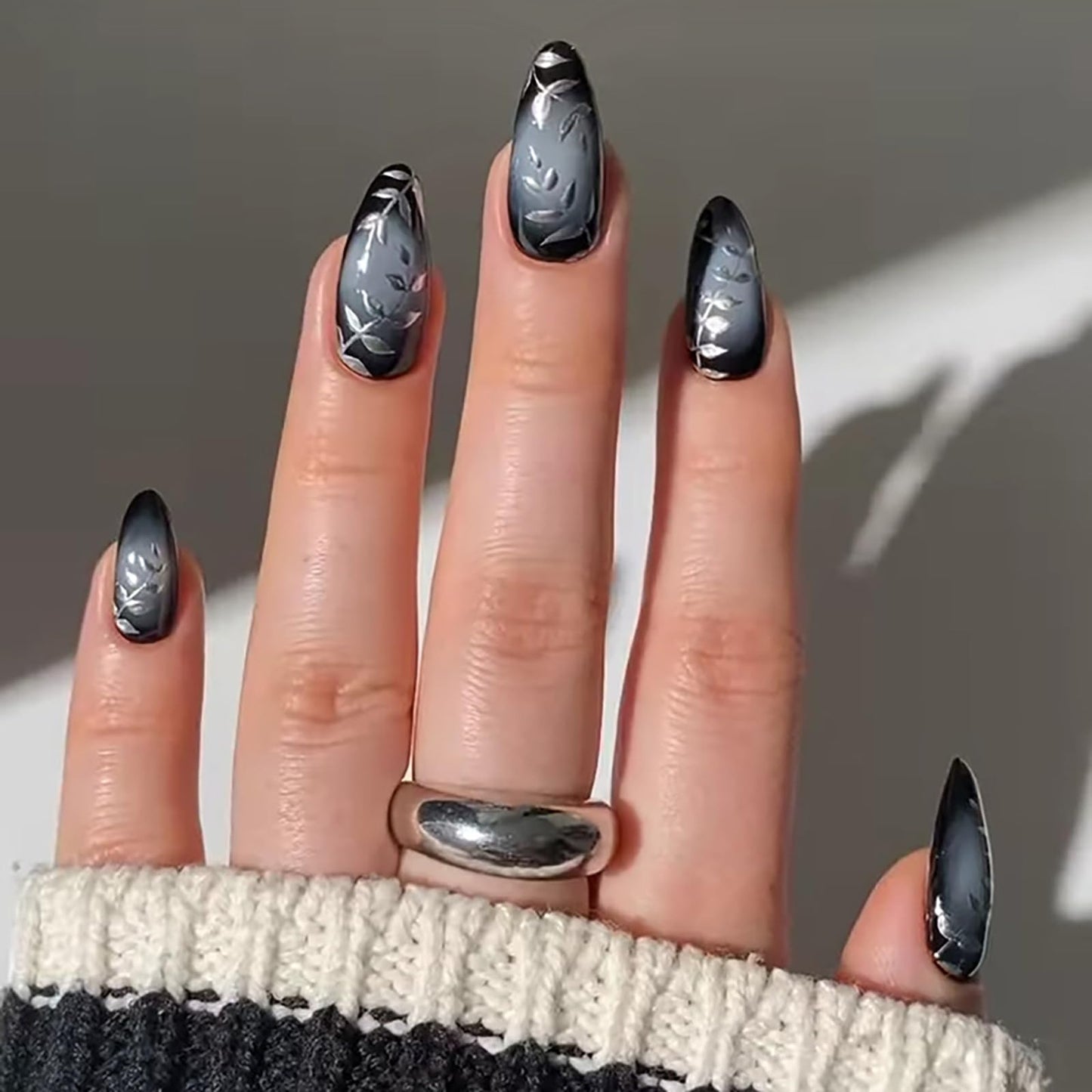 Medium Almond Press on Nails With Designs Gradient Black White Fake Nails Press ons Acrylic Flower False Glossy Full Cover Artificial Stick on Nails for Women Girls 24 Pcs