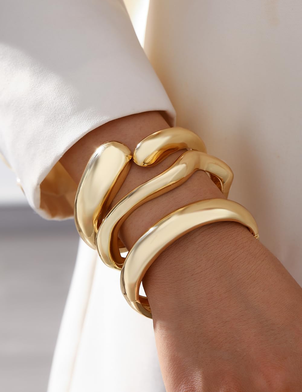 Chunky Gold Bangle Bracelets for Women, Dainty 14k Gold Plated Big Stackable Bangles Set, Trendy Statement Cuff Bracelet Stack Fashion Jewelry Gifts (Chunky gold wave bangles)