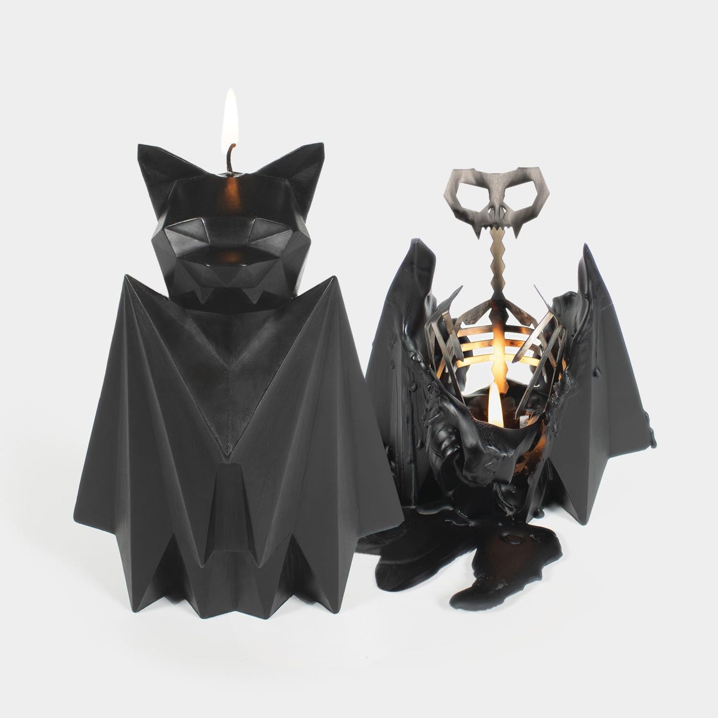 PyroPet Blaka Bat Candle (Black) - The Original Bat Candle with Metallic Skeleton | Gothic Decor | Unique Gift for Bat Lovers | 20-Hr Burn Time | Dimensions: 6.7x2.9x4.5 in