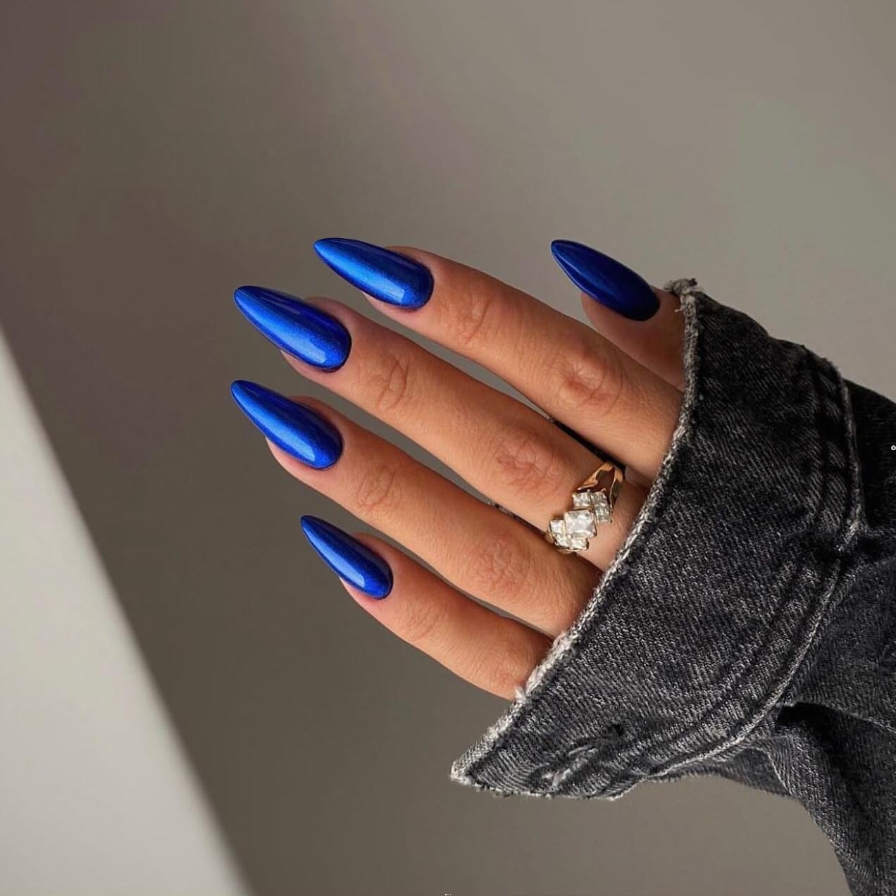 KQueenest Royal Blue Chrome Press on Nails Short Medium Square&Royal Blue Chrome Press on Nails Medium Almond For Beach Party Daily Decoration in 48 PCS