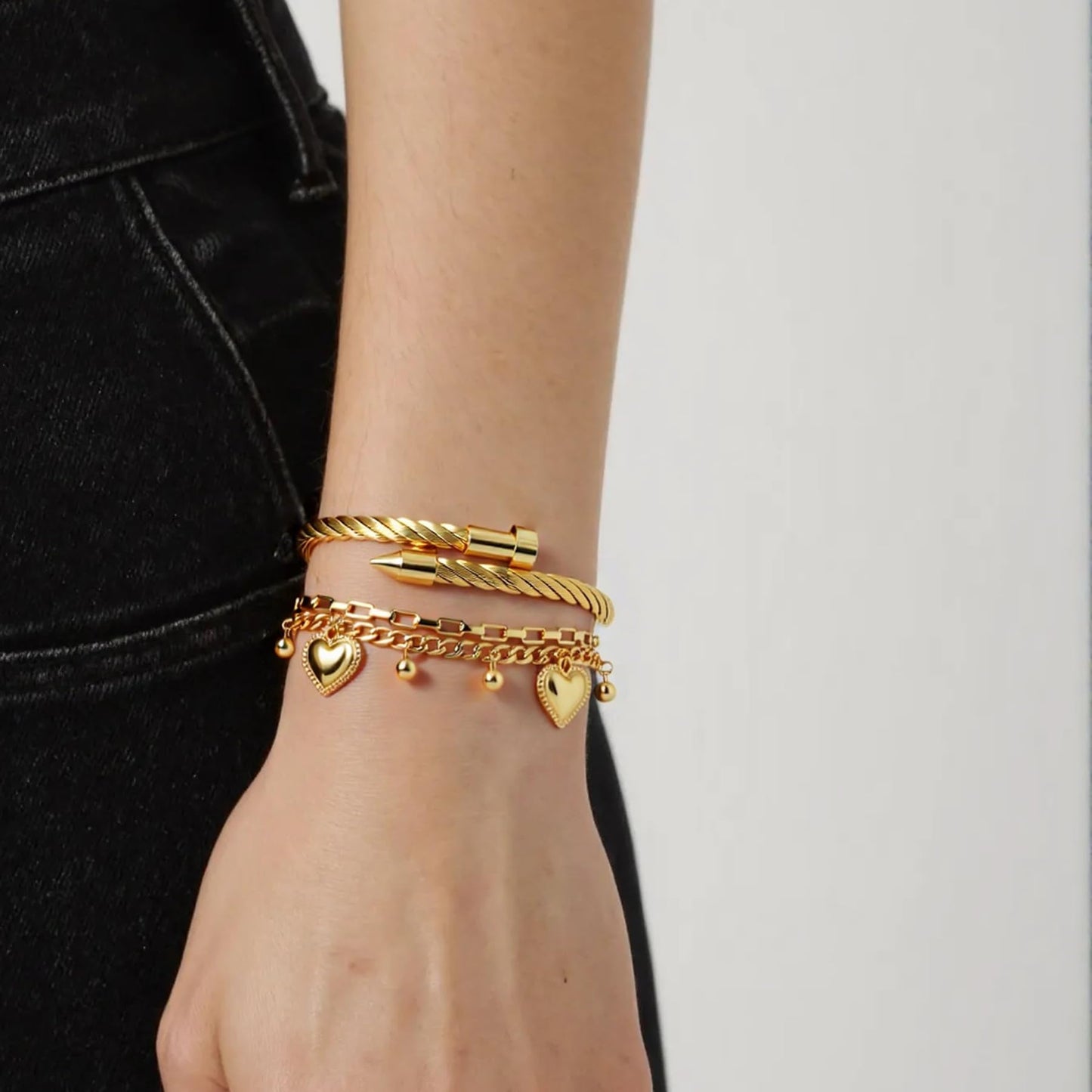 LCTrusttmor Gahna Heart Charms Bracelets for Women, Stackable 18K Gold Plated Heart Charm with Adjustable Layered Link Chain Set Dainty Jewelry Gifts