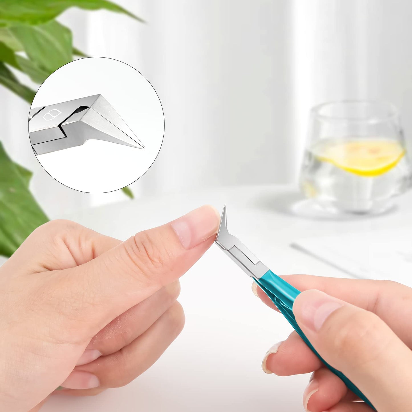 FERYES Toenail Clipper Straight Blade for Ingrown and Thick Nails - Stainless Steel and Sharp Pointed Tip Ingrown Nail Clipper – Wide Jaw Toe Nail Cutter Podiatry Tool Peacock Green