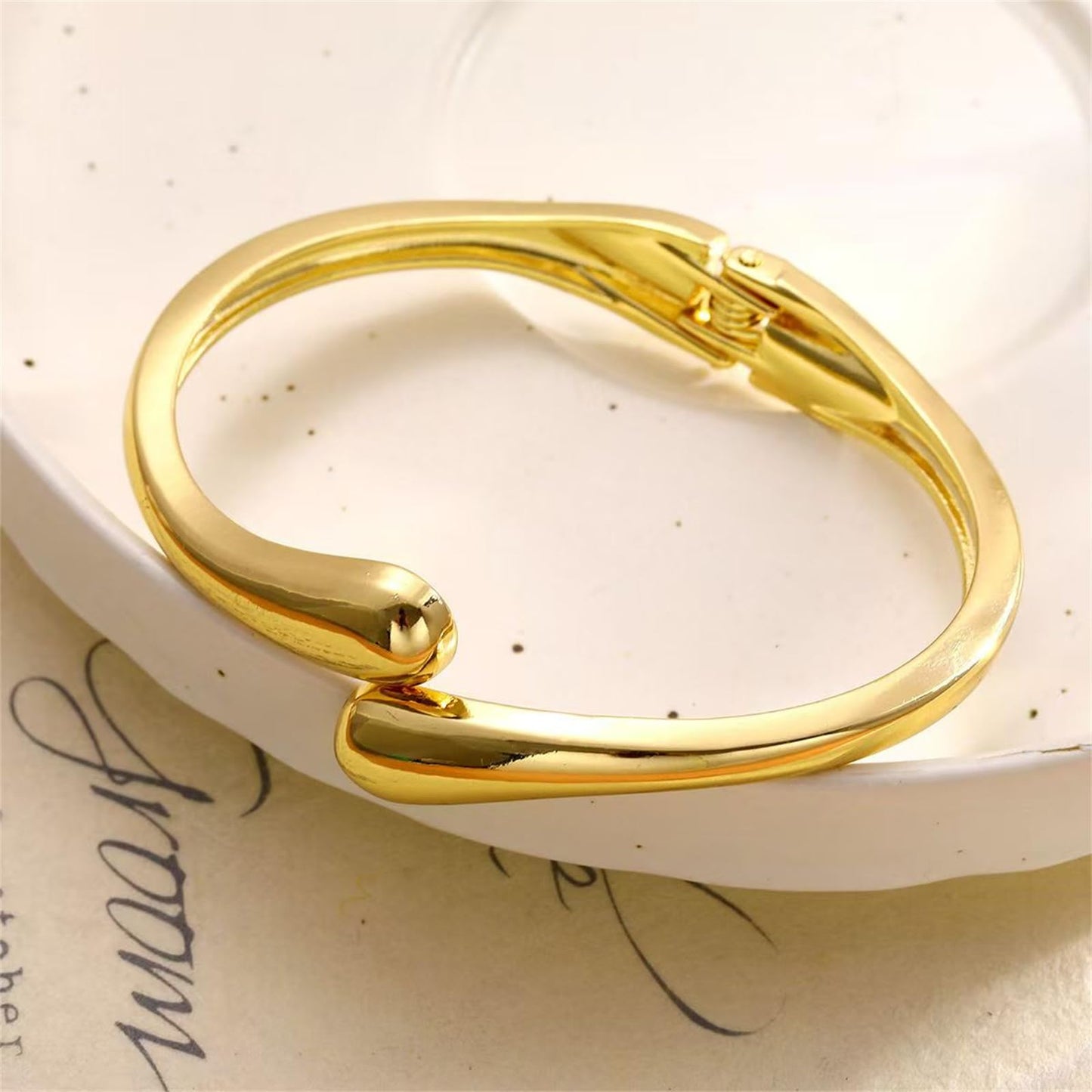 Hcrohihit Chunky Thick Cuff Bangle Bracelet for Women,Minimalist Adjustable Open Cuff Bracelet and Ring Collar Set,Polished Statement Cuff Bangle,Fashion Jewelry (A Gold)