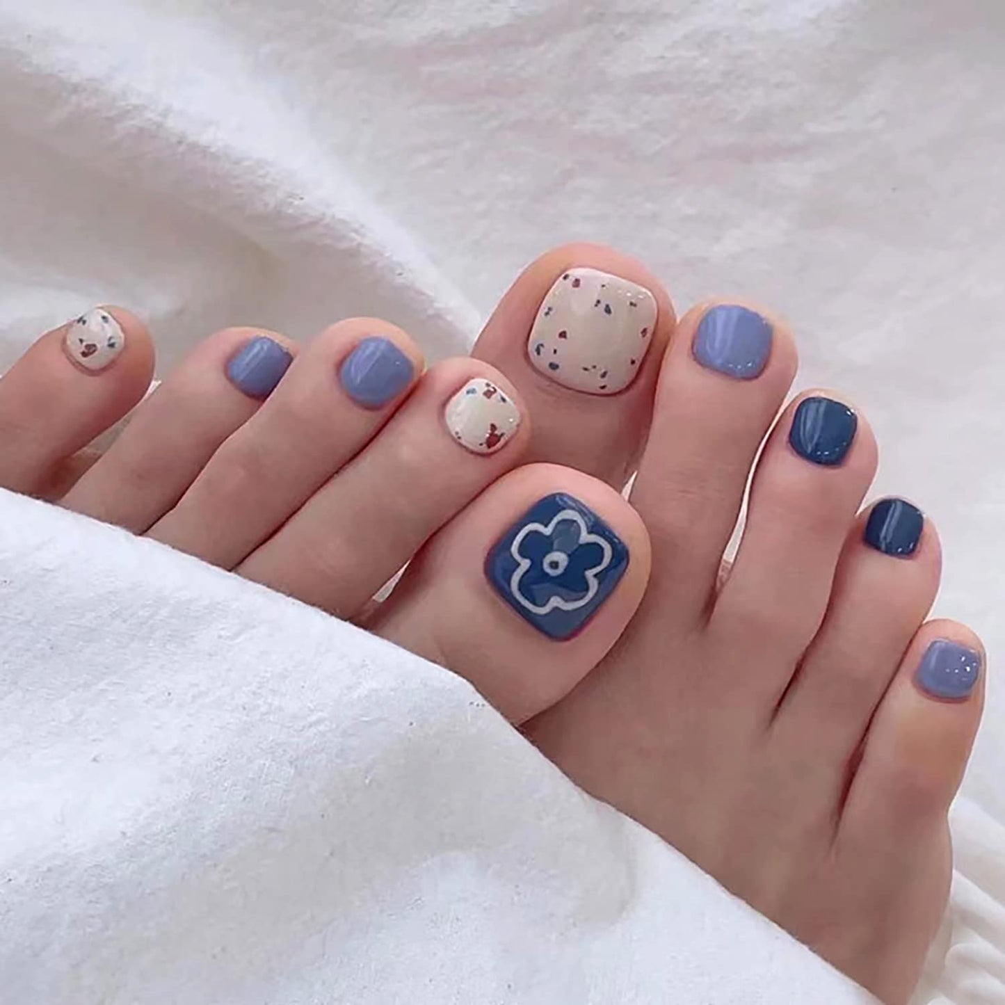 Toe Press on Nails with Designs, Full Cover Reusable False Toenails with Glue Set, Glue on Toenails for Women, Artificial Acrylic Fake Nails for Toe, Peel and Stick Nail Polish Designs for Toenails