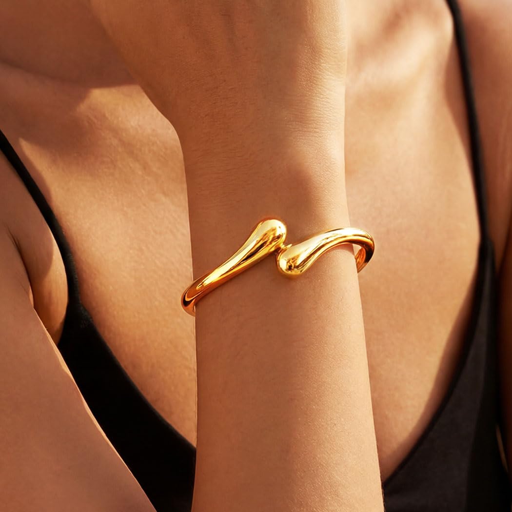 GORTIN Chunky Gold Bangle Bracelets for Women Gold Cuffs Bracelets Set Trendy Open Stackable Bracelet Jewelry (Gold, One Size)