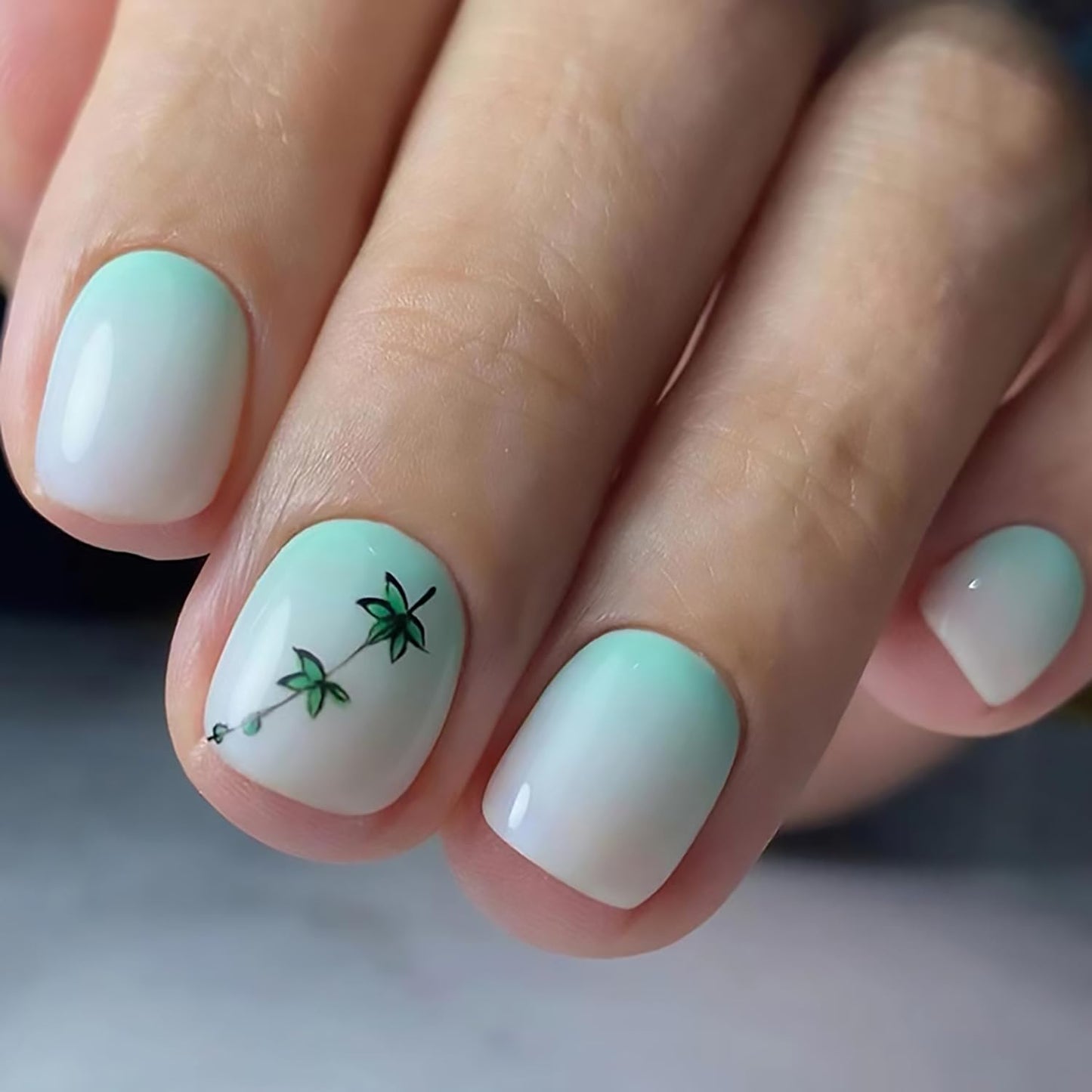 Ombre Press on Nails Short Square Fake Nails Green Gradient False Nails With Leaves Designs Full Cover Glue on Nails Coffin Acrylic Artificial Nails Stick on Nails for Women Nail Art Decorations 24Pcs