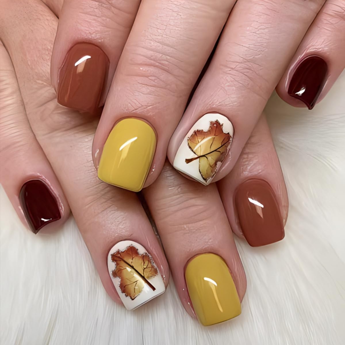 24Pcs Thanksgving Press on Nails Short Square Fake with Nails Maple Leaves Design Stick on Nails Cute Fall False Nails Glossy Artificial Full Cover Acrylic Glue On Nail for Women Girl Manicure