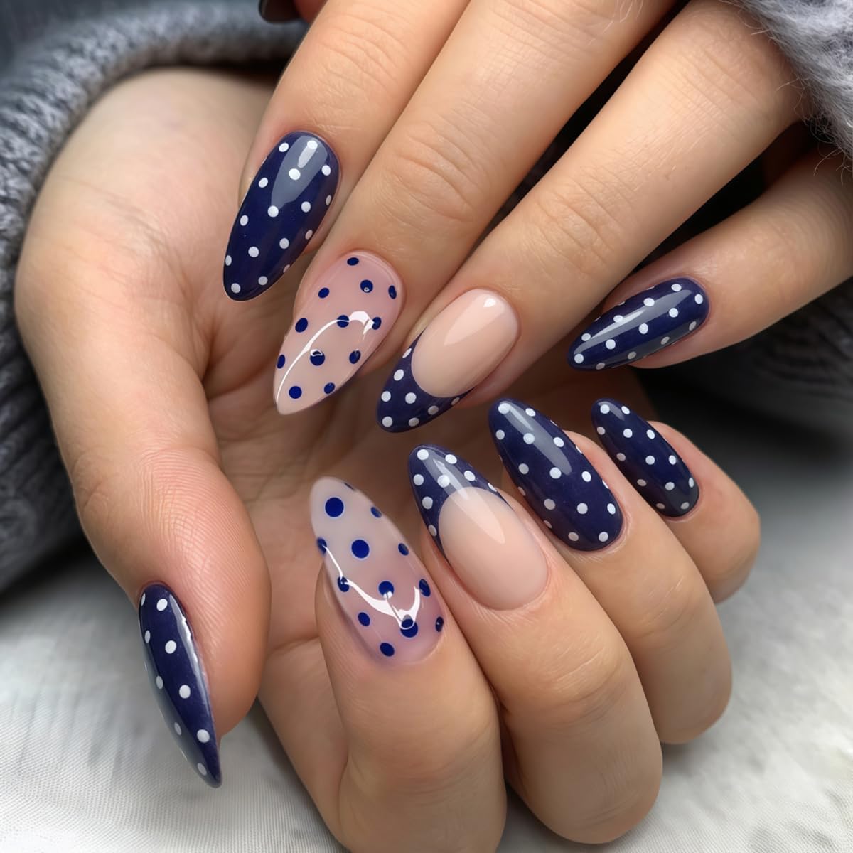 Summer Beach Press on Nails Medium Stiletto Nails Press on with 5D Shell, Flower & Starfish Design French Tip Fake Nails Rhinestones Glue on Nail Reusable Summer Nail for Women Manicure 24Pcs