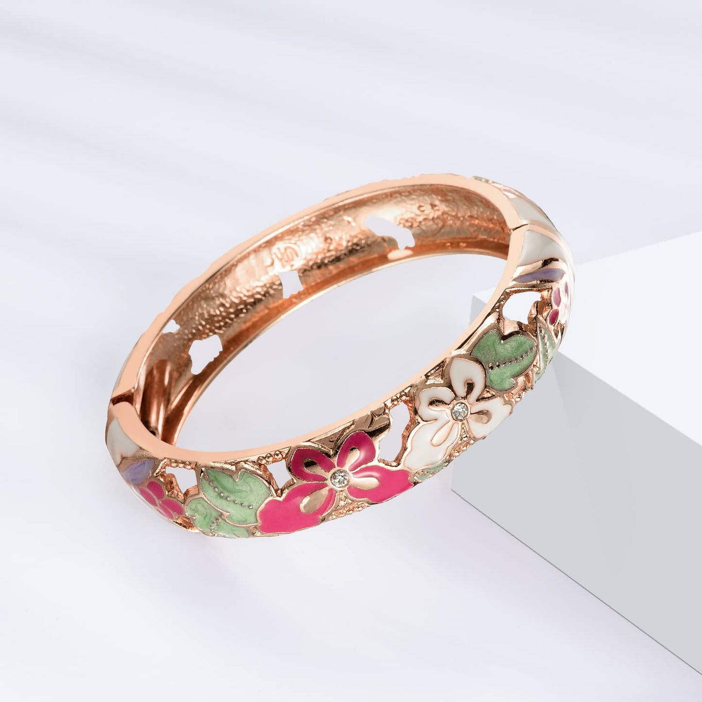 UJOY Fashion Cloisonne Bangle Jewelry Hollowed Handmade Butterfly Enamel Gifts Cuff Open Bracelet Bangles for Women Gilrs 88A09 White