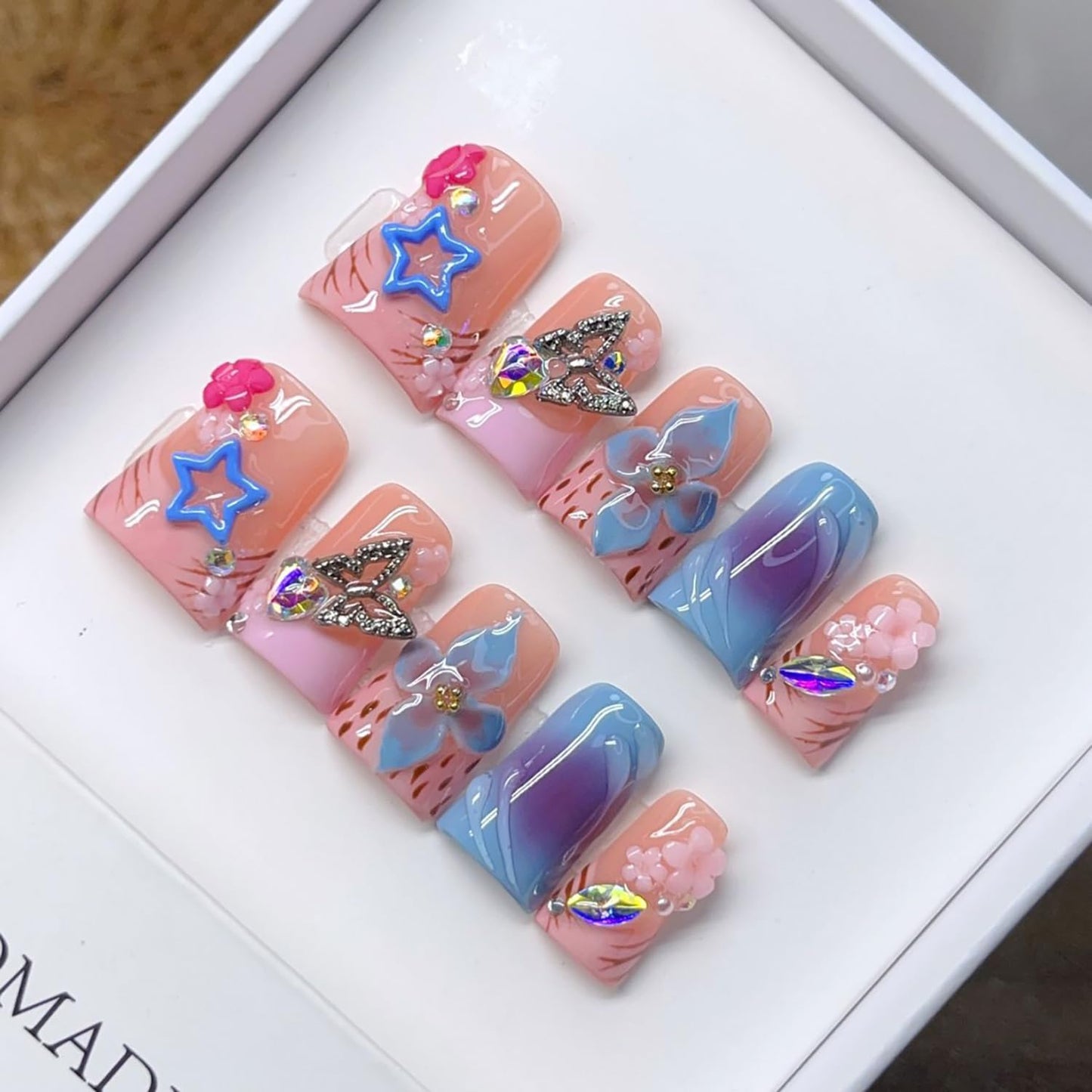 10Pcs Medium Duck Press On Nails Handmade Fake Nails Nude Pink Nail Press Ons with Flower Luxury Rhinestones Designs French False Nails Full Cover Artificial Glossy Stick On Nail For Women（Size S）
