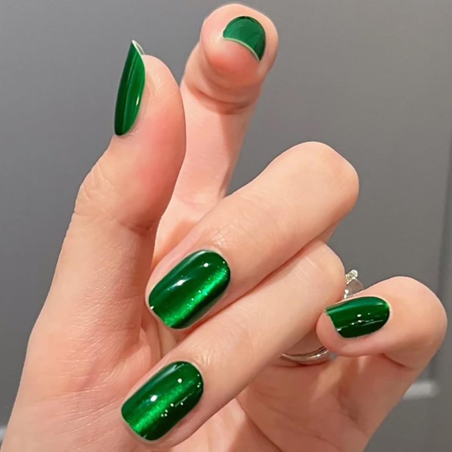 Green Press on Nails Medium Square Fake Nails with Glitter Cat Eye Designs Glue on Nails Full Cover Glossy False Nails Artificial Stick on Nail for Women 24Pcs