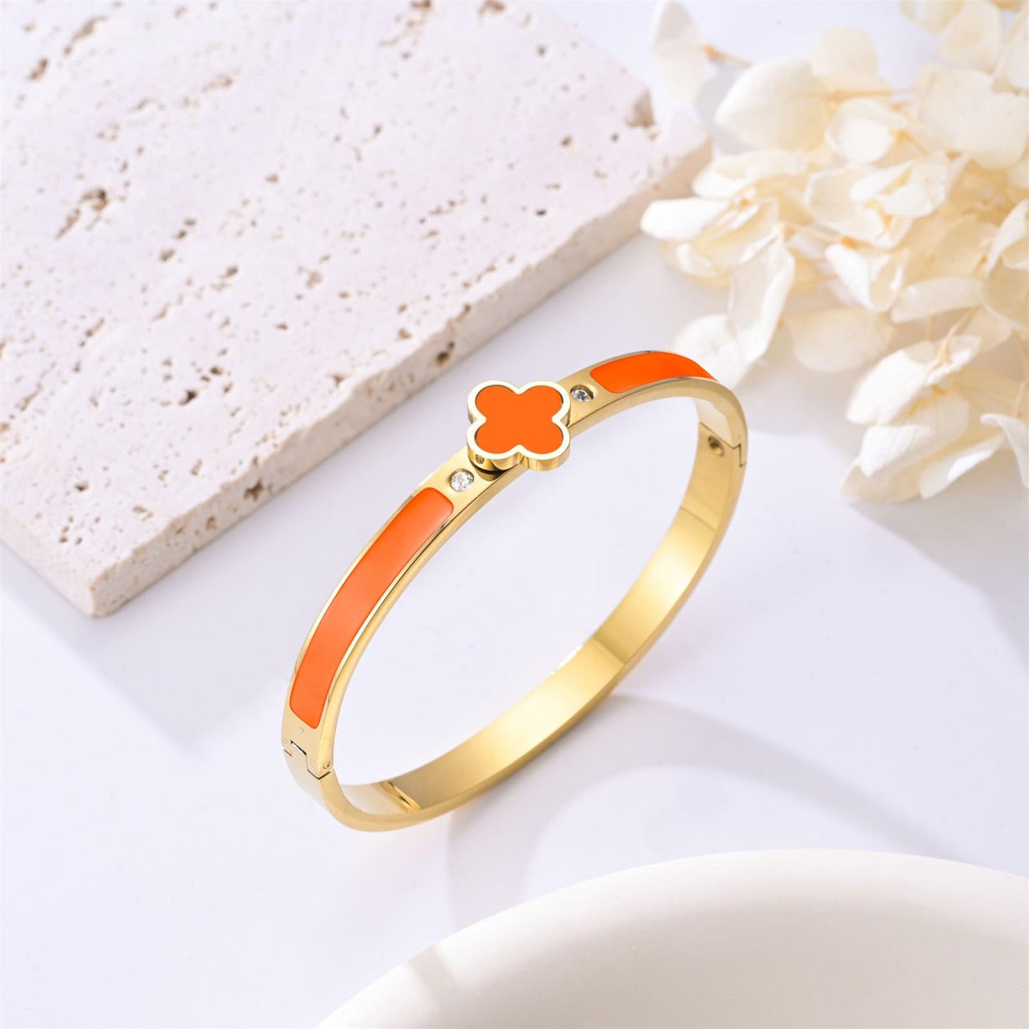 KYJAC 18k Gold Plated Stainless Steel Four Leaf Clover Bracelet for Women - Non-Tarnish, Precision Polished Chunky Oval Bangle in Black, White, Pink, Red Clover Bangle