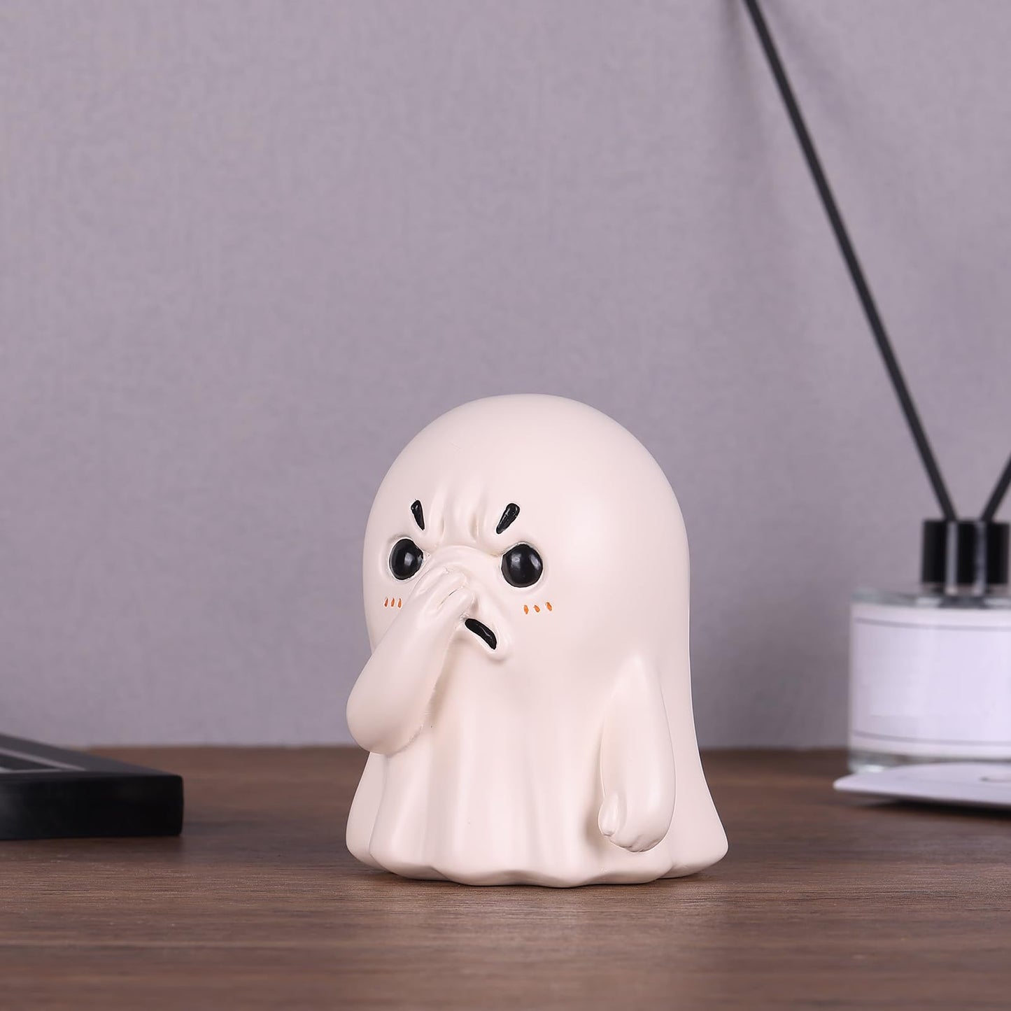 oliruim Holding Nose Ghost Cute Statue, Quirky Bathroom Shelf Decor, Funny Toilet Decor Knick Knack, Unique Creative Gift