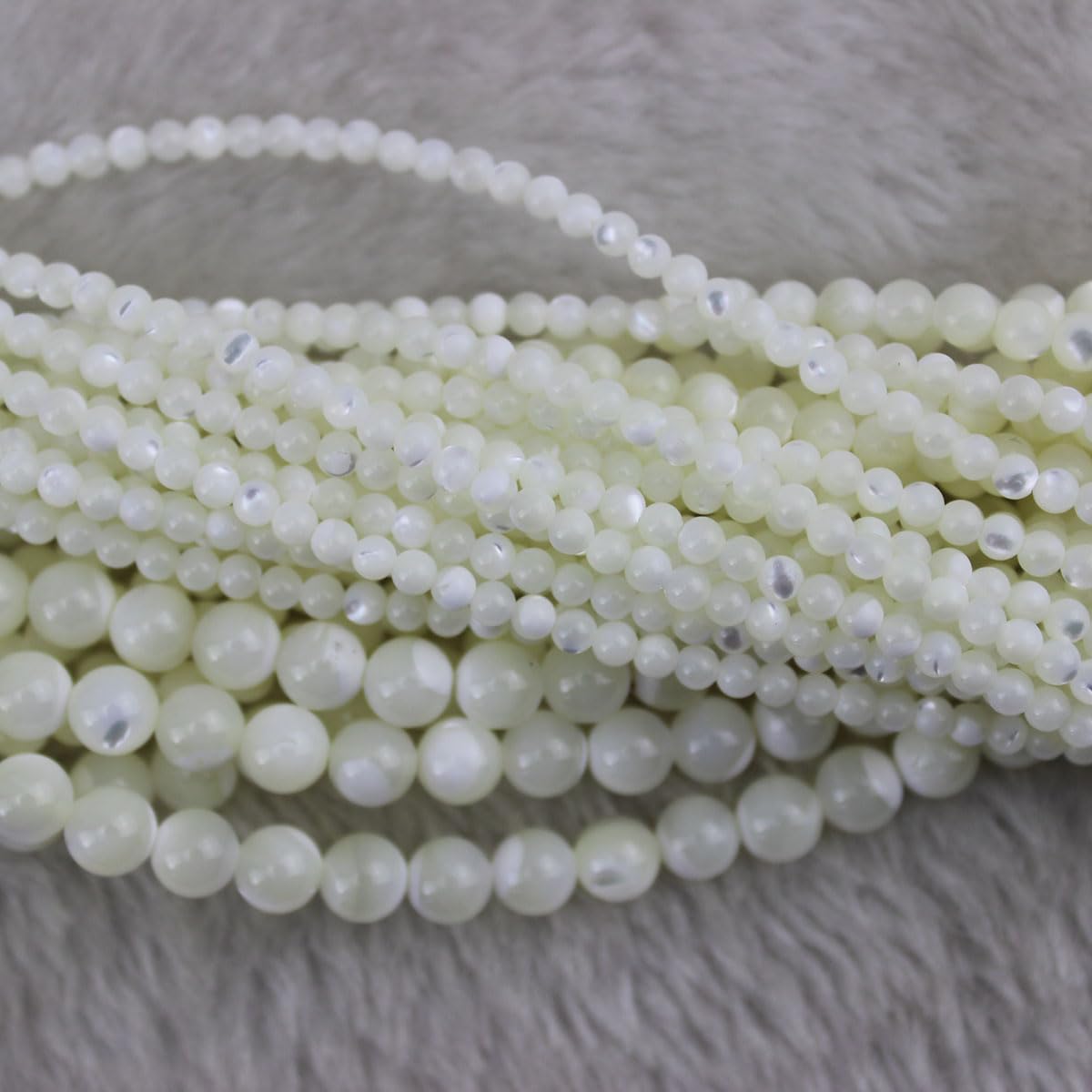 6mm Natural Mother of Pearl Shell Beads Round Gemstone Loose Beads for Jewelry Making (58-65pcs/strand)