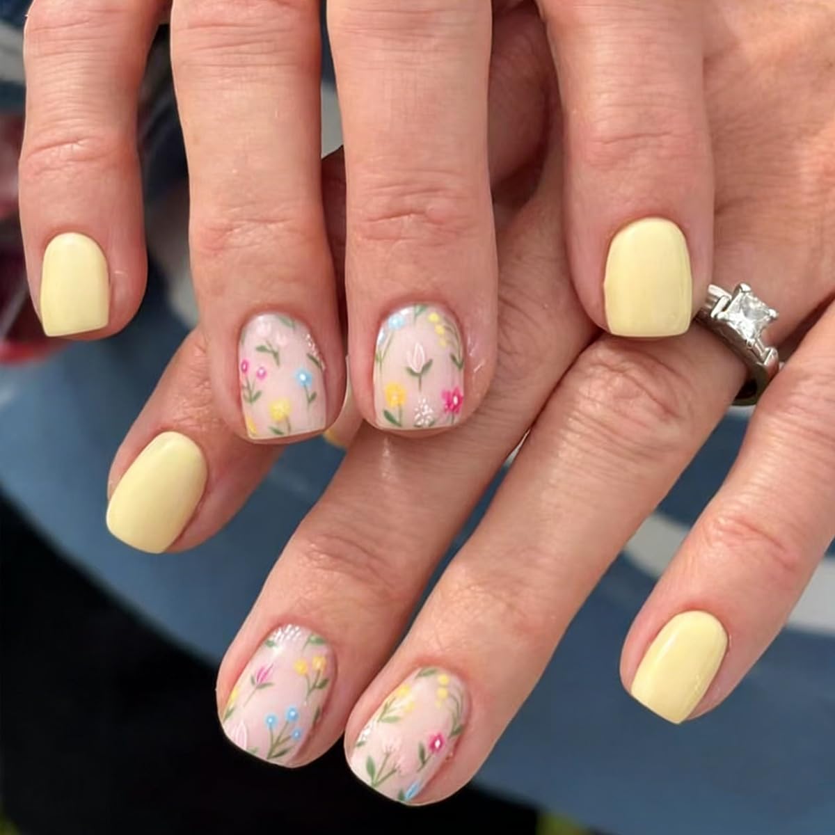 Yellow Press on Nails Short Square Fake Nails Spring Summer Nails Press ons with Wild Flower Design Full Cover Stick on Nails for Women Manicure,Matte | Reusable | Easy Apply | 24Pcs