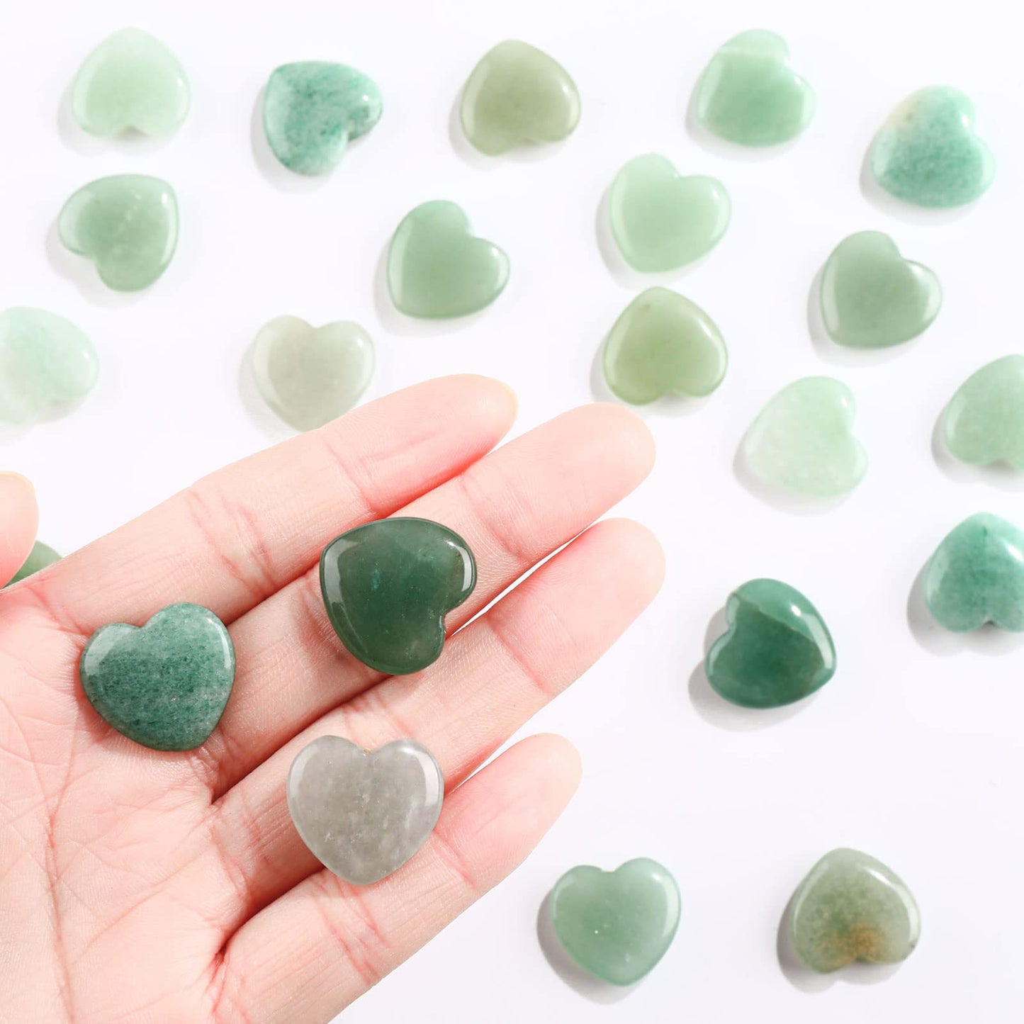 Patelai 24 Pcs Green Aventurine Heart Crystals Green Heart Shaped Worry Stones for Stress Relief, Mental Health Month, Reiki Balancing, Mini Pocket Gemstones Valentines Gift with Black Flannelette Bag