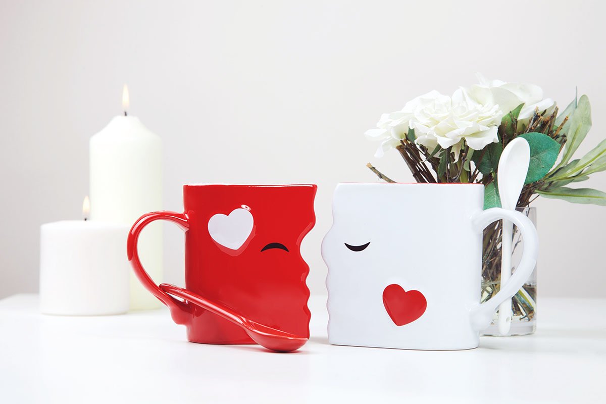 Blu Devil Kissing Mugs Set, Anniversary & Wedding Gifts, Exquisitely Crafted Two Large Cups & Spoons for Couples, For Him and Her on Valentines, Birthday, Engagement