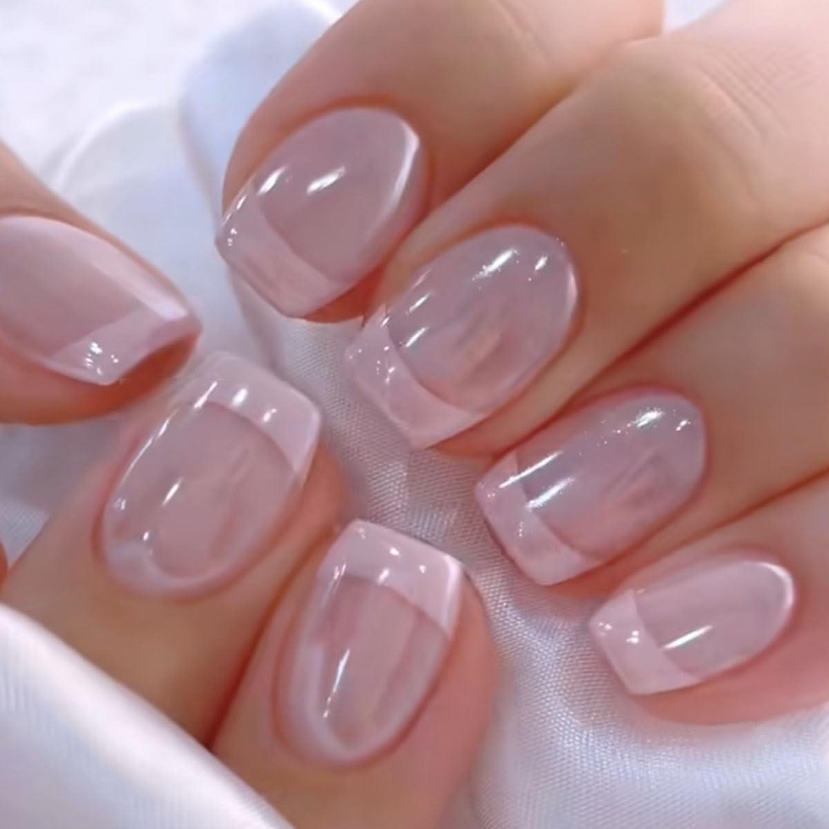 24Pcs French Tip Press on Nails Short Square Fake Nails Glossy Nude Pink False Nails Reusable Full Cover Stick on Nails Acrylic Nails Cute Matte Artificial Fingernails Glue on Nails for Women