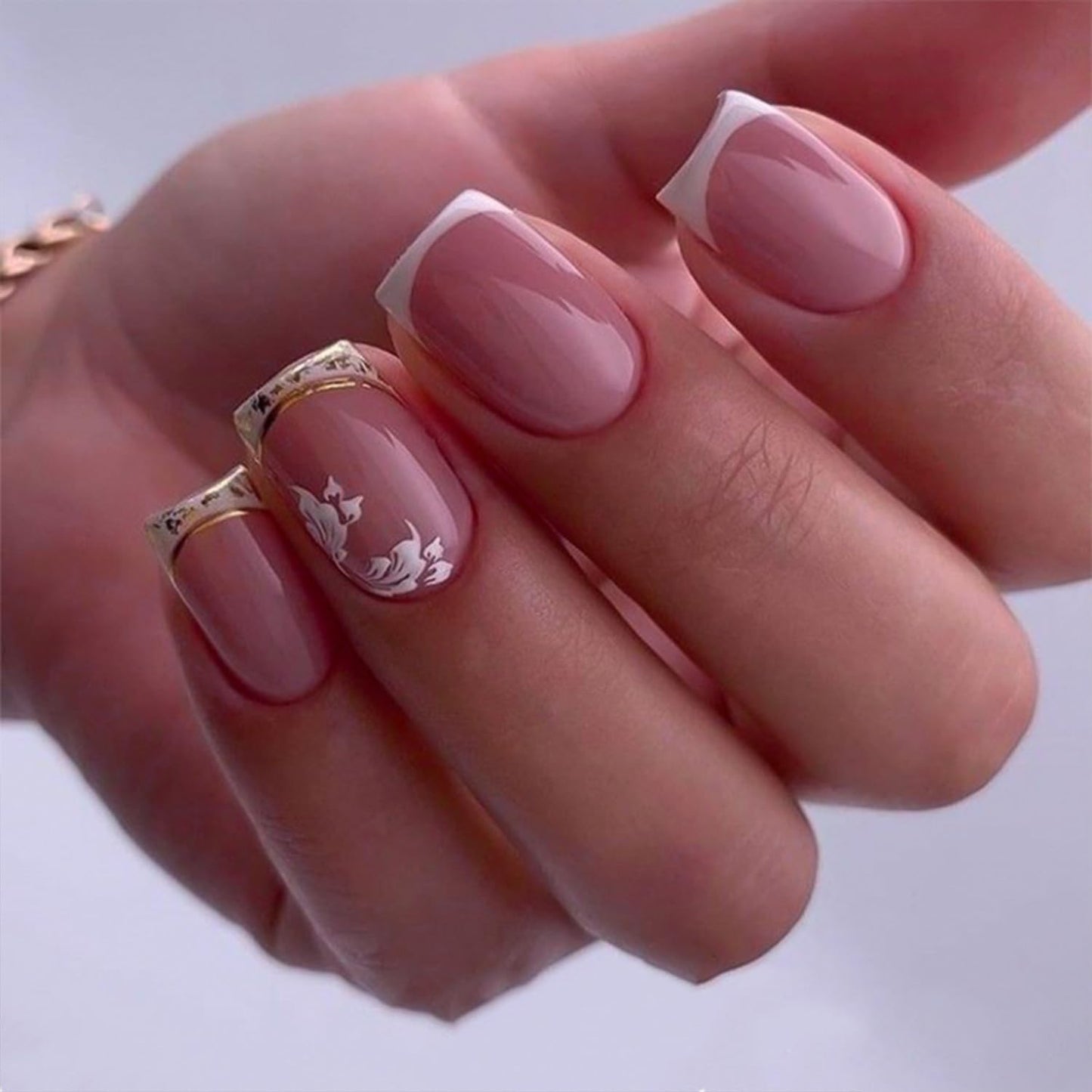White French Tip Press on Nails Short Square Fake Nails with Flower Designs Summer Floral Glue on Nail Reusable Artificial Extra Short Acrylic Full Cover Stick on False Nail for Wedding Women 24 Pcs