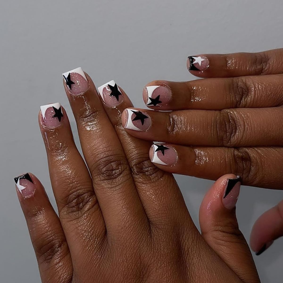 Star Press on Nails French Tip Fake Nails Short Square False Nails Press ons with Design,Reusable Artificial Nails Full Cover Glue on Nails Stick on Nails for Women Manicure 24 Pcs