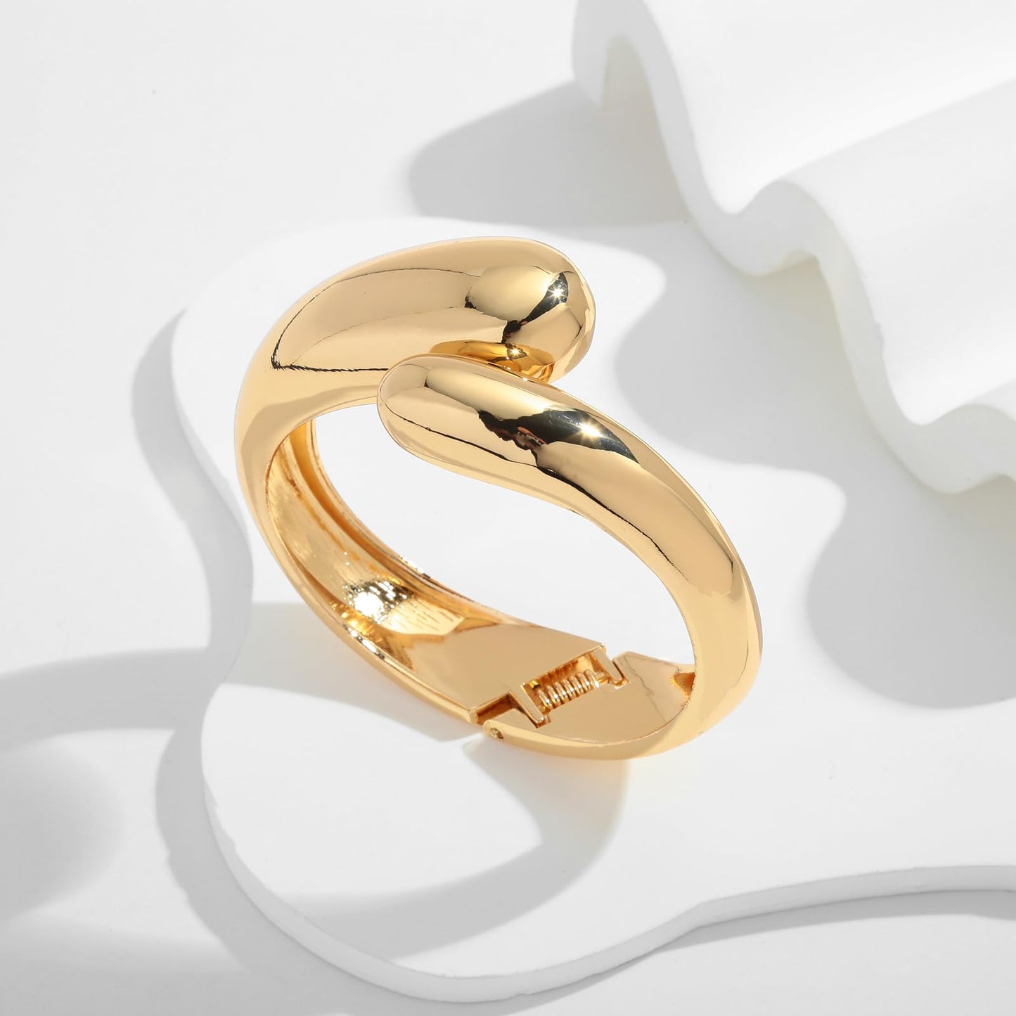 ENSKEFEN Chunky Gold Teardrop Cuff Bracelets for Women Thick Waterdrop Open Cuff Bangle Bracelet Wide Hinged Bypass Bracelets Statement Gold Arm Cuffs Bracelet