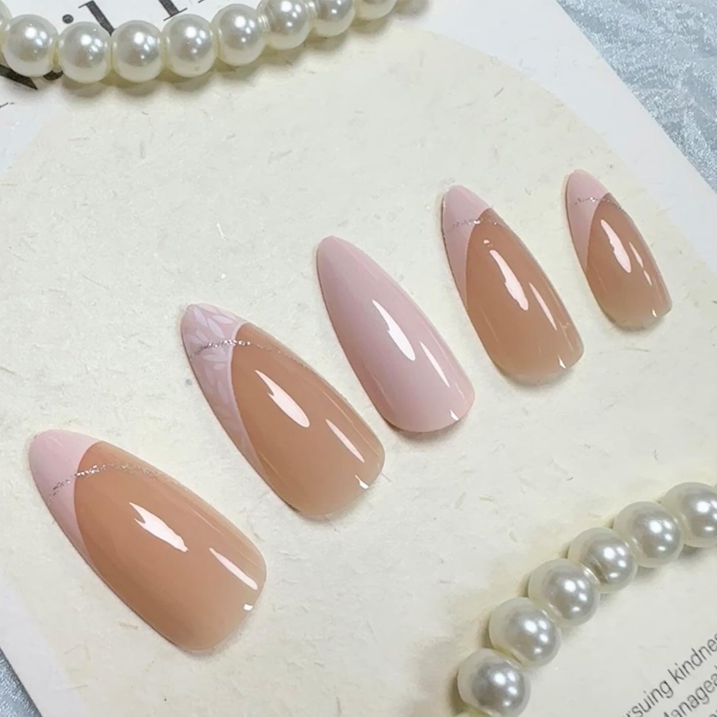 Alomnd Press on Nails Short Fake Nails Almond False Nails Press ons with Designs White Glitter Swirl Glue on Nails Cute Acrylic Nail Artificial Stick on Nail for Women Manicure
