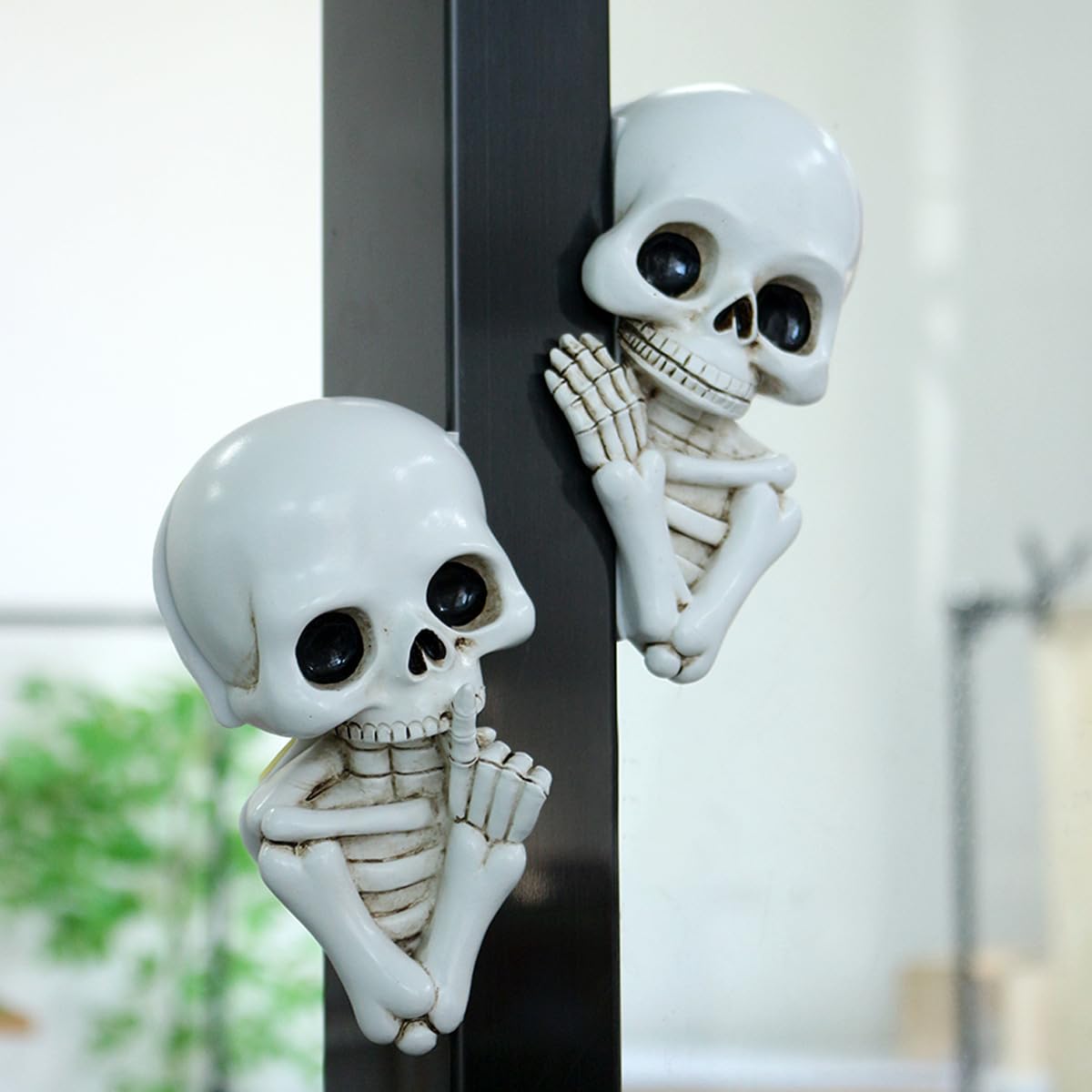 JARPSIRY Set of 2 Funny Keep Quiet Skeleton Statue Window Peeker Door Corner Decor, Horror Resin Skull Figurines Gothic Wall Sculpture Spooky Home Halloween Decorations