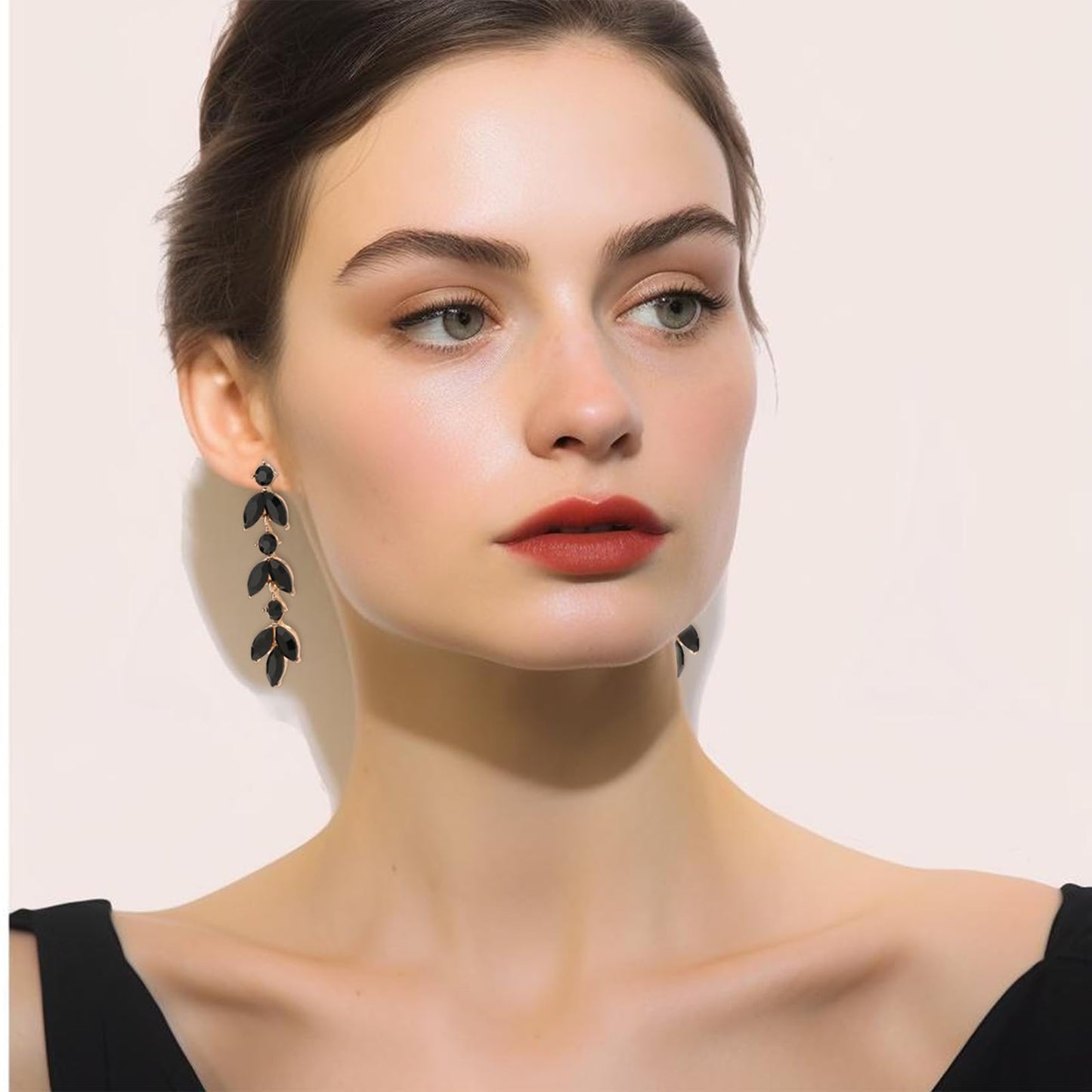 GAOKOXI Black Wedding Rhinestone Dangle Earrings Elegant Bridal Crystal Drop Earrings for Women Bridesmaids Guest Party Prom