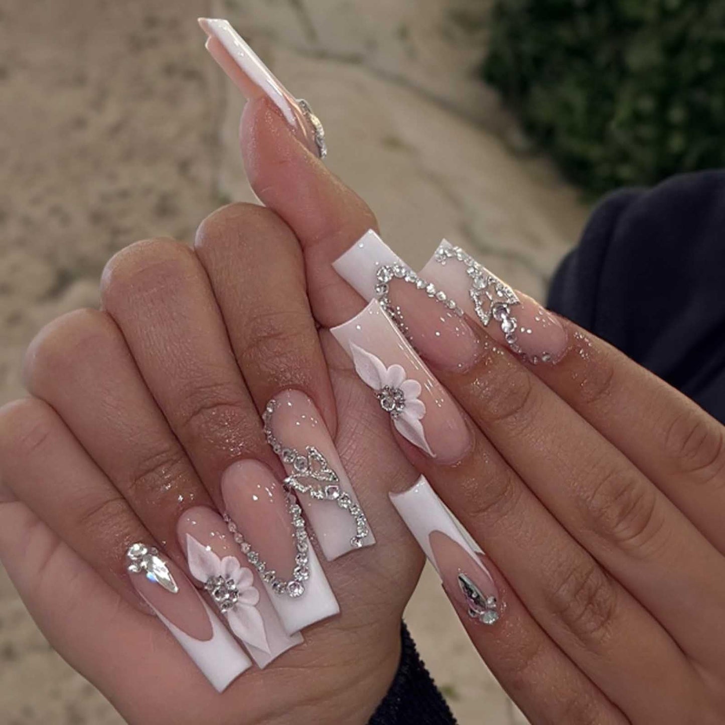 YoYoee Luxury French Press on Nails Daisy Gradient Nails Tips Long Square False Nails Bling Acrylic Crystal Gem Design Fake Nails for Women and Girls 24PCS