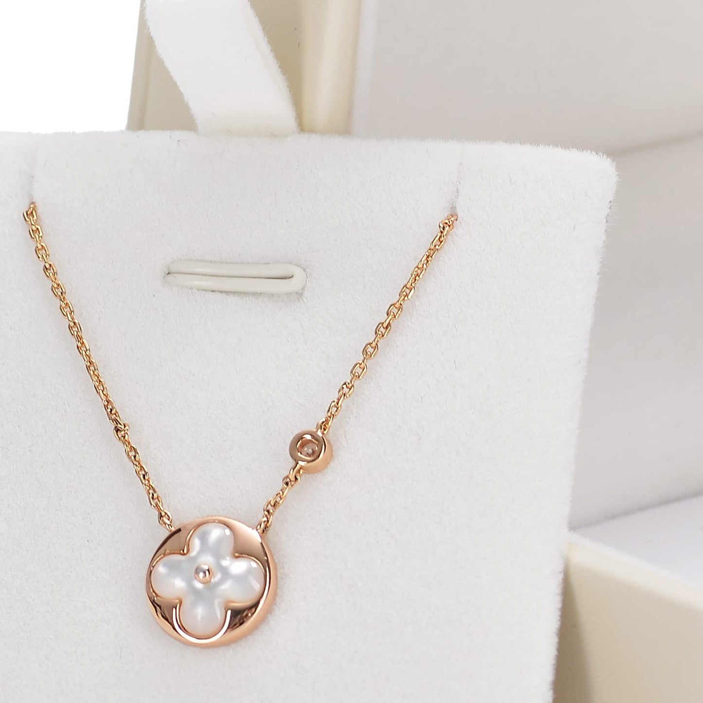 Oirlv Premium Leather Necklace Gift Box White Necklace Boxes for Jewelry Gift Velvet Interior Pendant Box