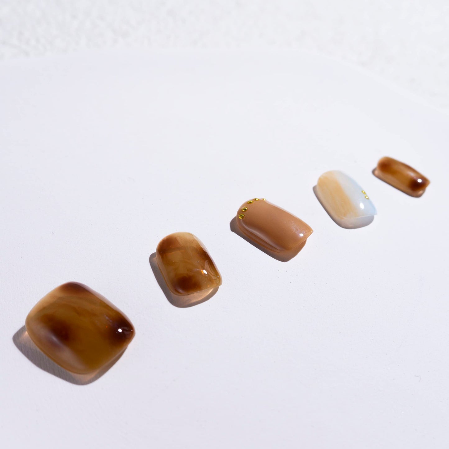 Light Rain Short Square Press on Nails - Amber, 3D Handmade Brown Reusable Gel UV Finished False nails, Hand-Painted Fake Nails with Design by Professional Manicurist, Short Square, Large Size