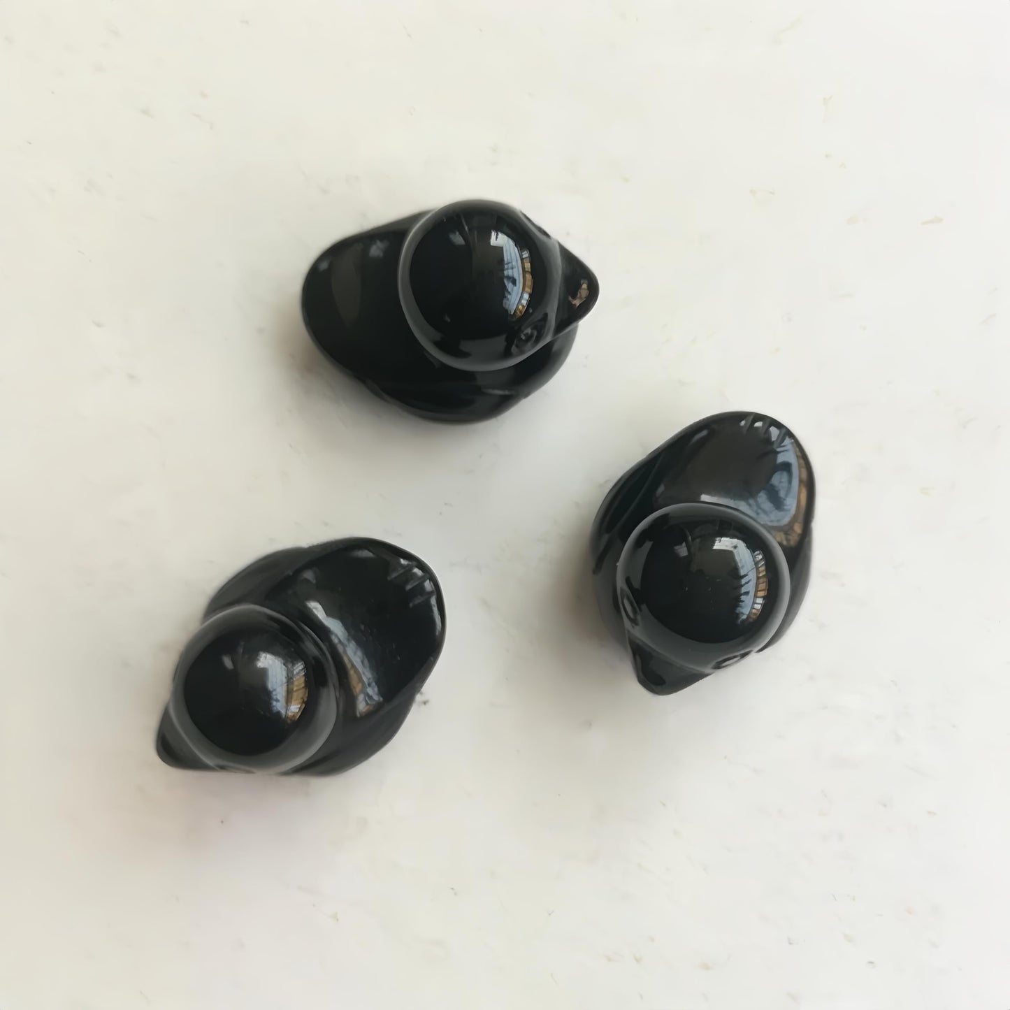 Bacatgem Natural Black Obsidian Crystal Duck Carving Positive Energy Home Decoration Desk Decor,1.18 Inchs Crystal and Healing Stone Ornament