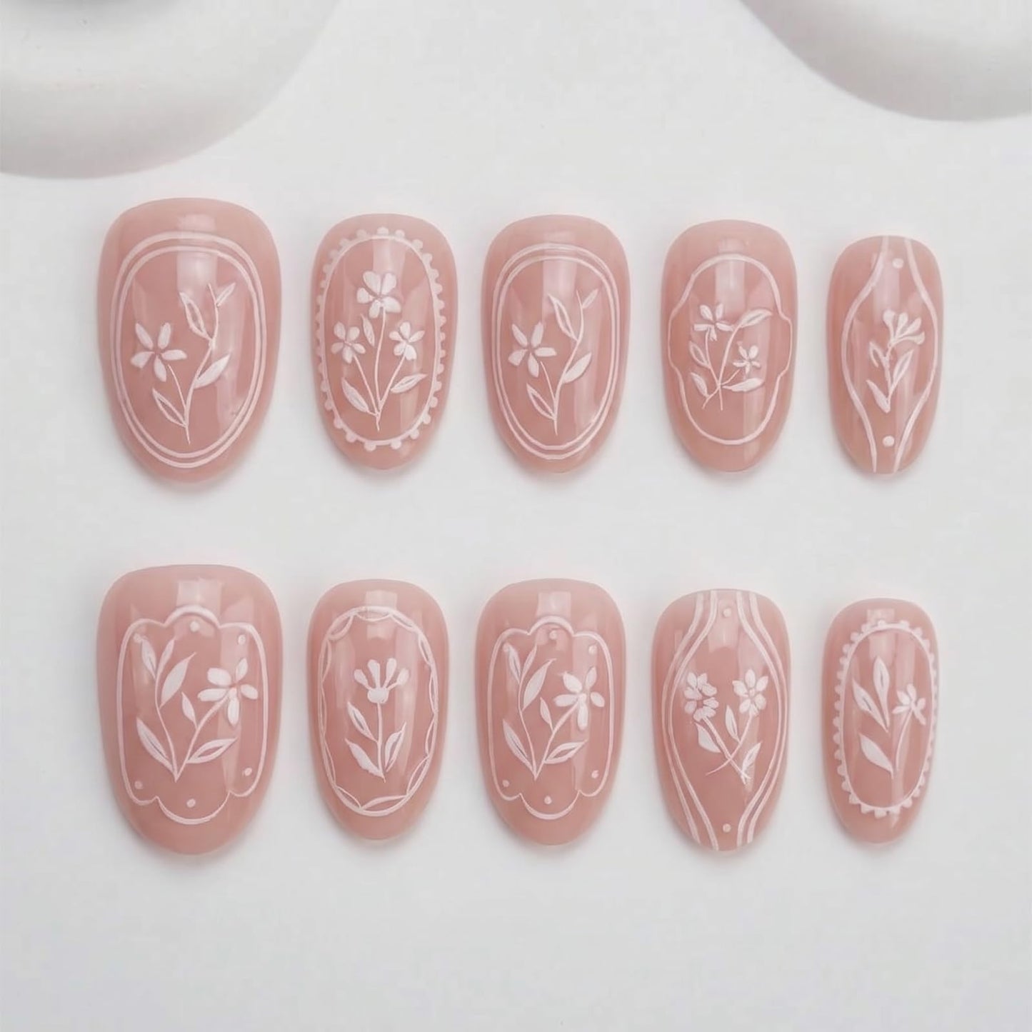IMSOHOT Oval Press on Nails, Short Fake Nails, White Hand Painted Flower Frame Design, 24 Pcs Reusable Glue on Nails for Women