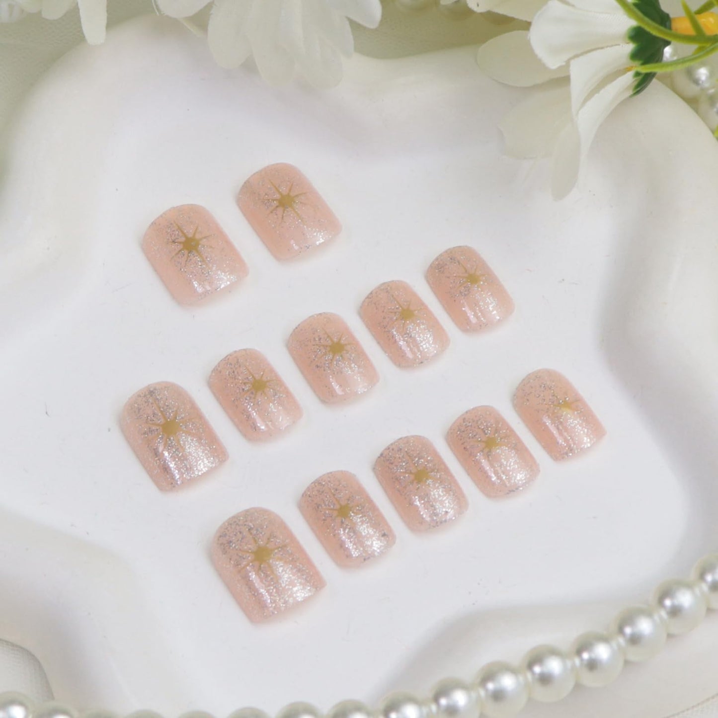 Short Press on Nails Square Fake Nails Nude Acrylic Nails Press ons with Gold Stars Design Glitter Artificial Stick on Nail for Women 24Pcs