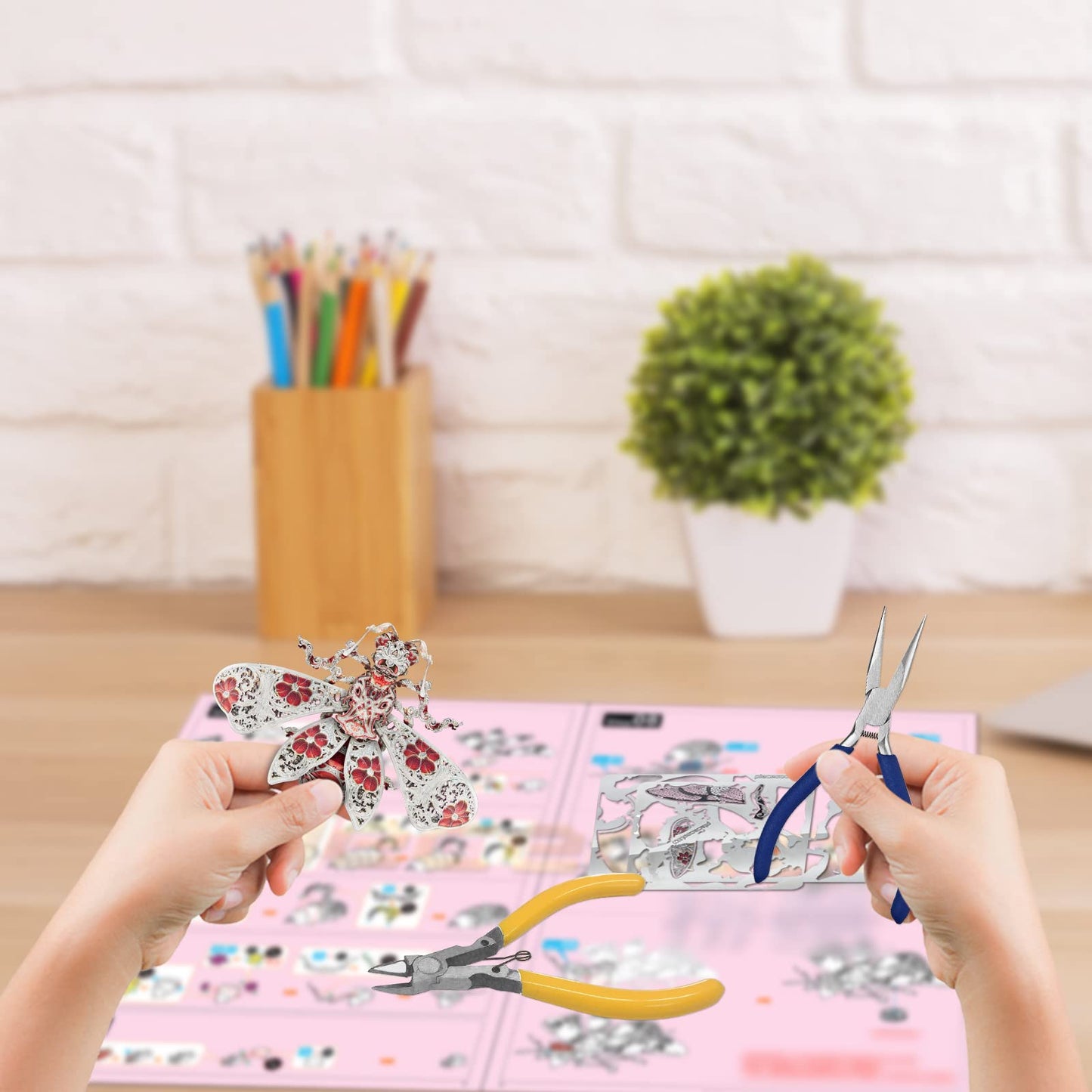 Piececool 3D Puzzles for Adults, Honey Bee 3D Metal Model Kits, Animal Model Building Kit for Stress Relief Insect Themed Fashion Brooch Assembling DIY Crafts