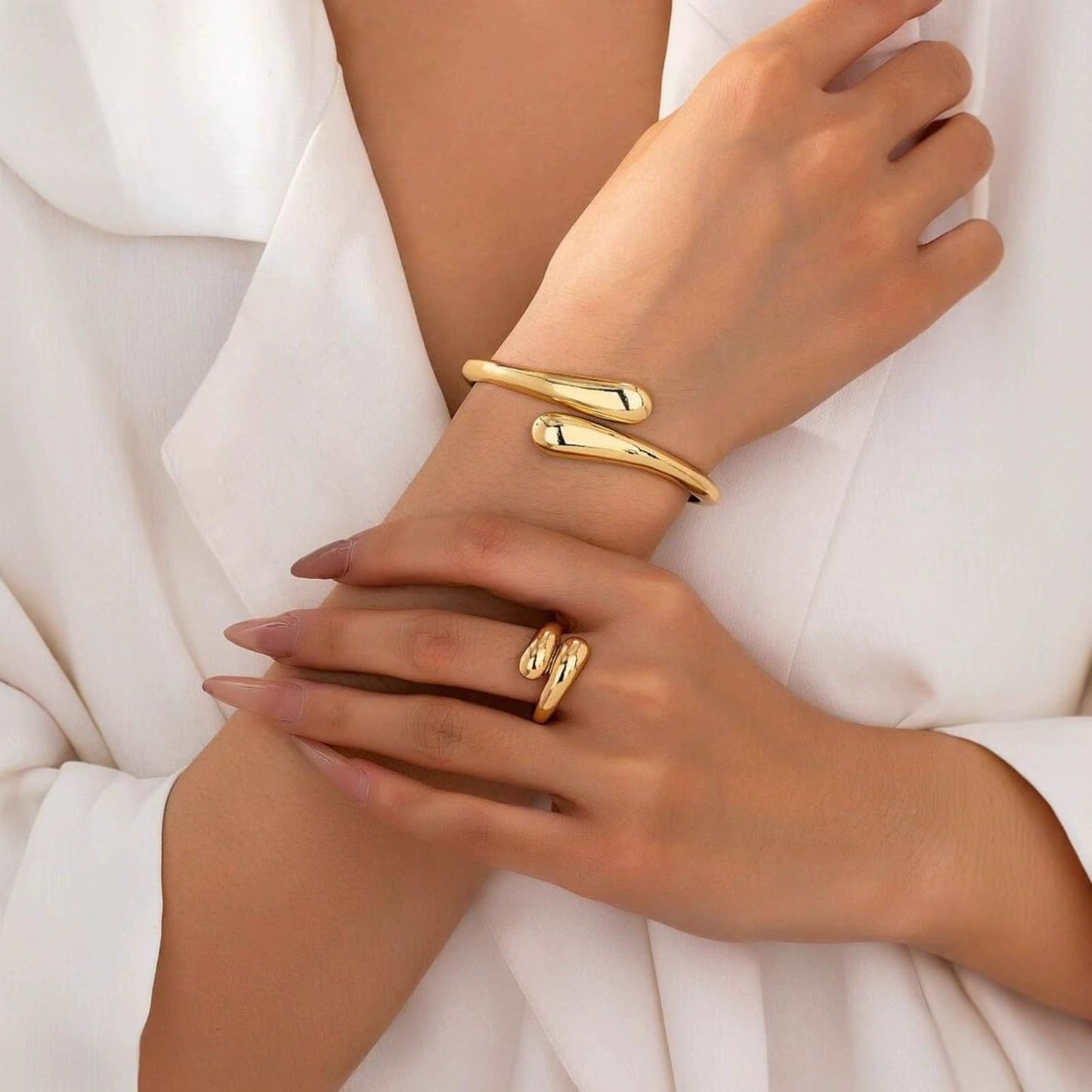Hcrohihit Chunky Thick Cuff Bangle Bracelet for Women,Minimalist Adjustable Open Cuff Bracelet and Ring Collar Set,Polished Statement Cuff Bangle,Fashion Jewelry (B Gold)