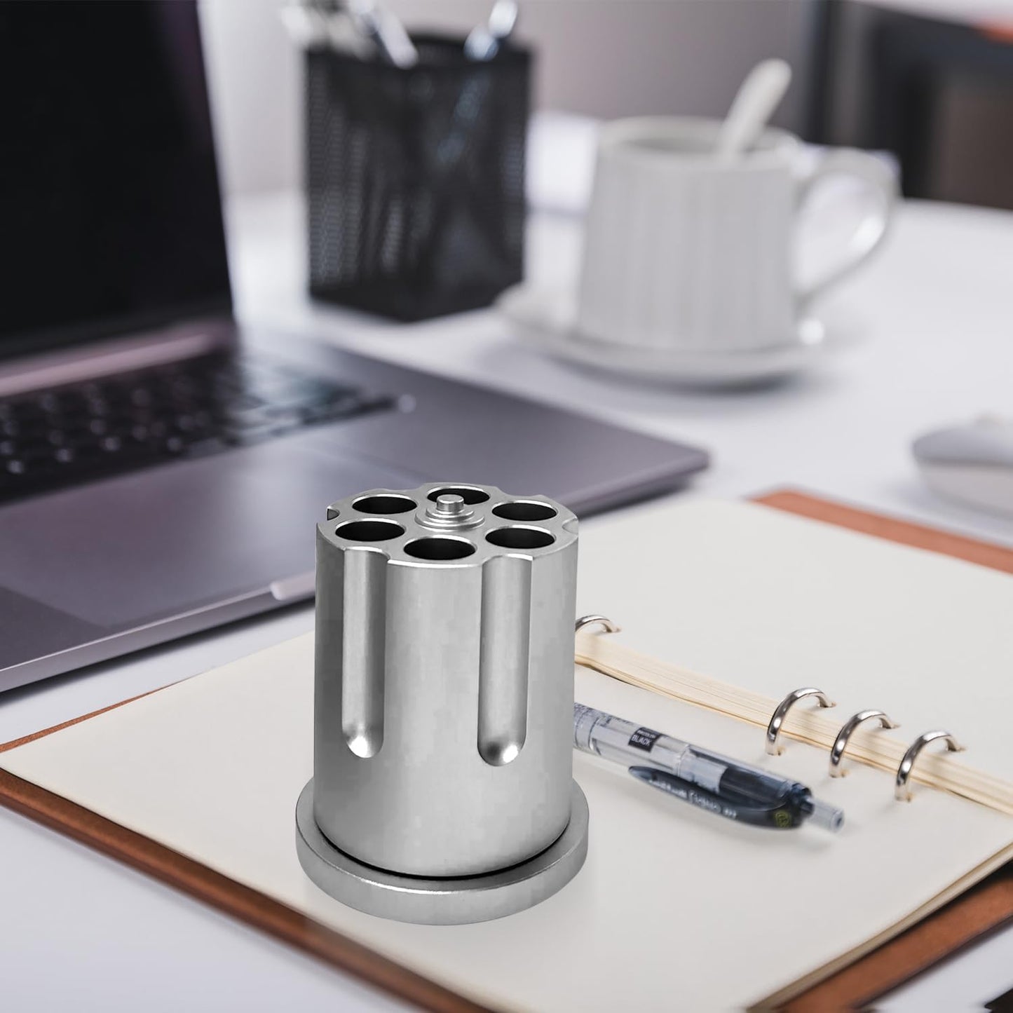 ZEIZOMZER Rotating Revolver Pen Holder, Aluminum Gun Cylinder Pencil Holders, Men Desktop Decor for Men's Birthday, Office Decoration