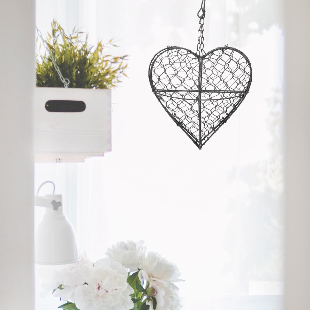 Mikikit Hanging Succulent Basket Heart Planter Wire Flower Holder Hanging Plant Holder Indoor Plant Decor