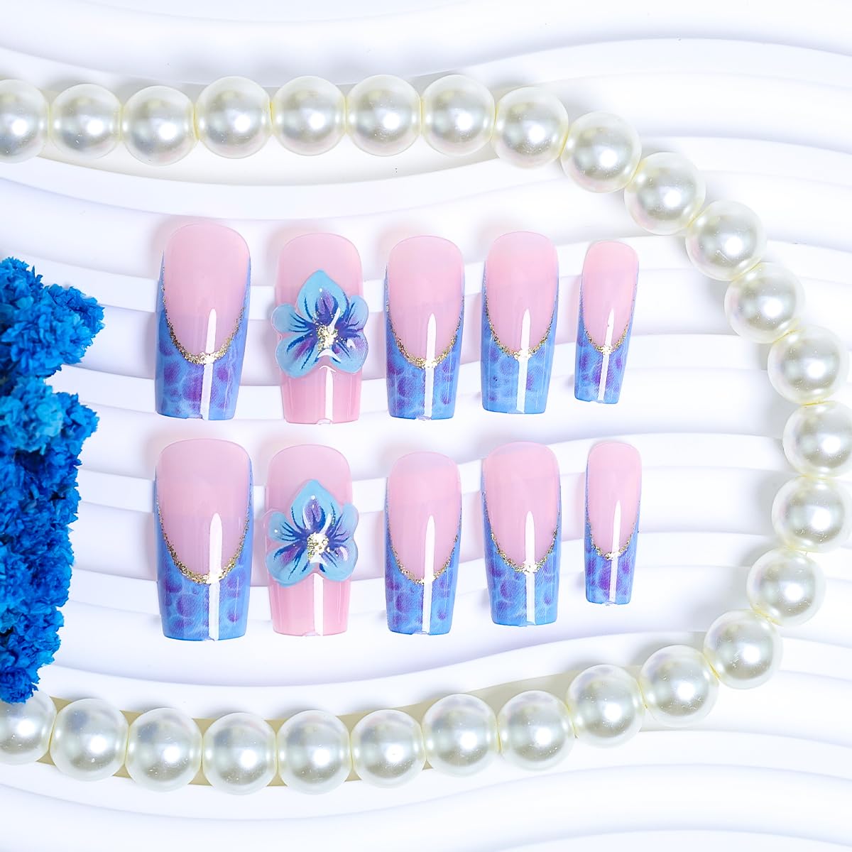 24Pcs Blue French Tip Press on Nails Medium Square Fake Nails Blue Flower Acrylic Nails Gold Glitter Nails Tip Design Summer Glue on Nails Cute False Nails 3D Floral Stick on Nails Decor for Women