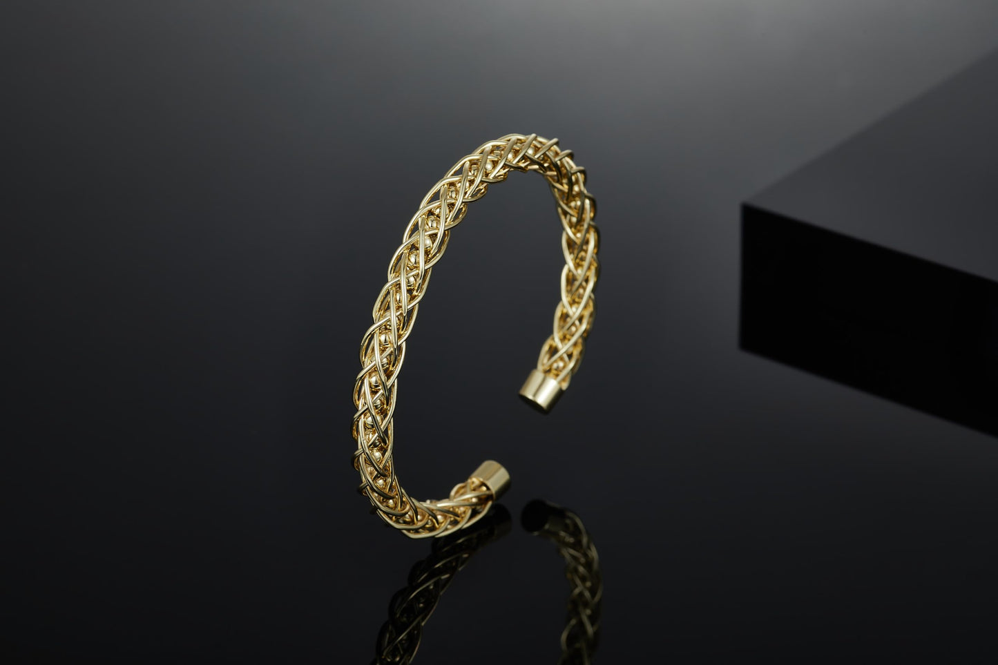 SHINYTE CATALINE Valentine's Day Gift Ideas 14K Gold Plated Chunky Cuff Bracelet For Women,Adjustable Bendable Cuff Bracelets Boho Bangle,Gift for Girlfriend Wife